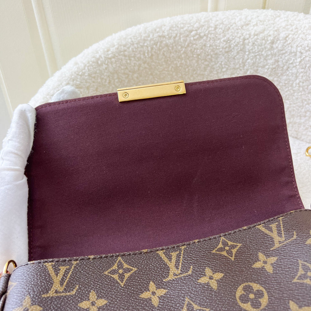 LV Favorite Pochette MM in Monogram Canvas GHW