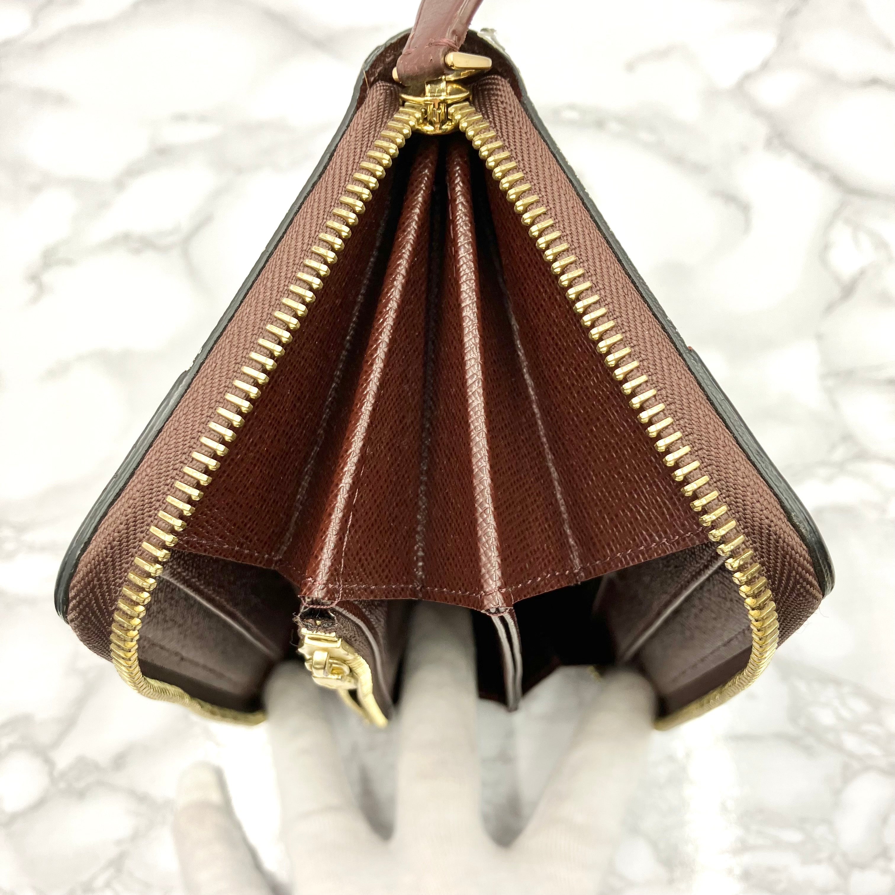 LOUIS VUITTON zippy wallet