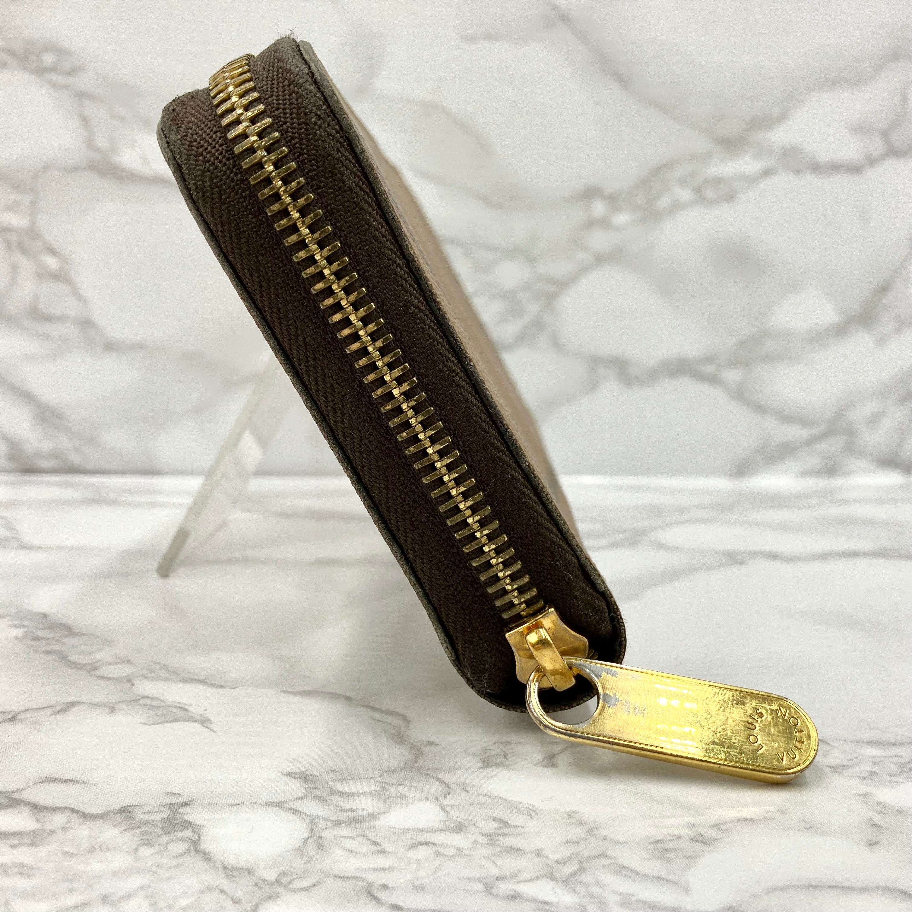 LOUIS VUITTON Monogram Giant Reverse RFID