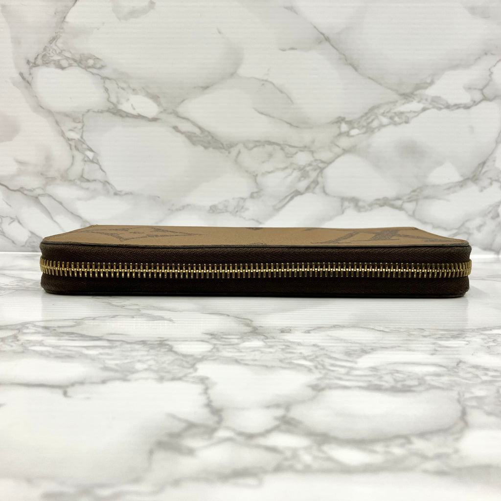 LOUIS VUITTON Monogram Giant Reverse RFID