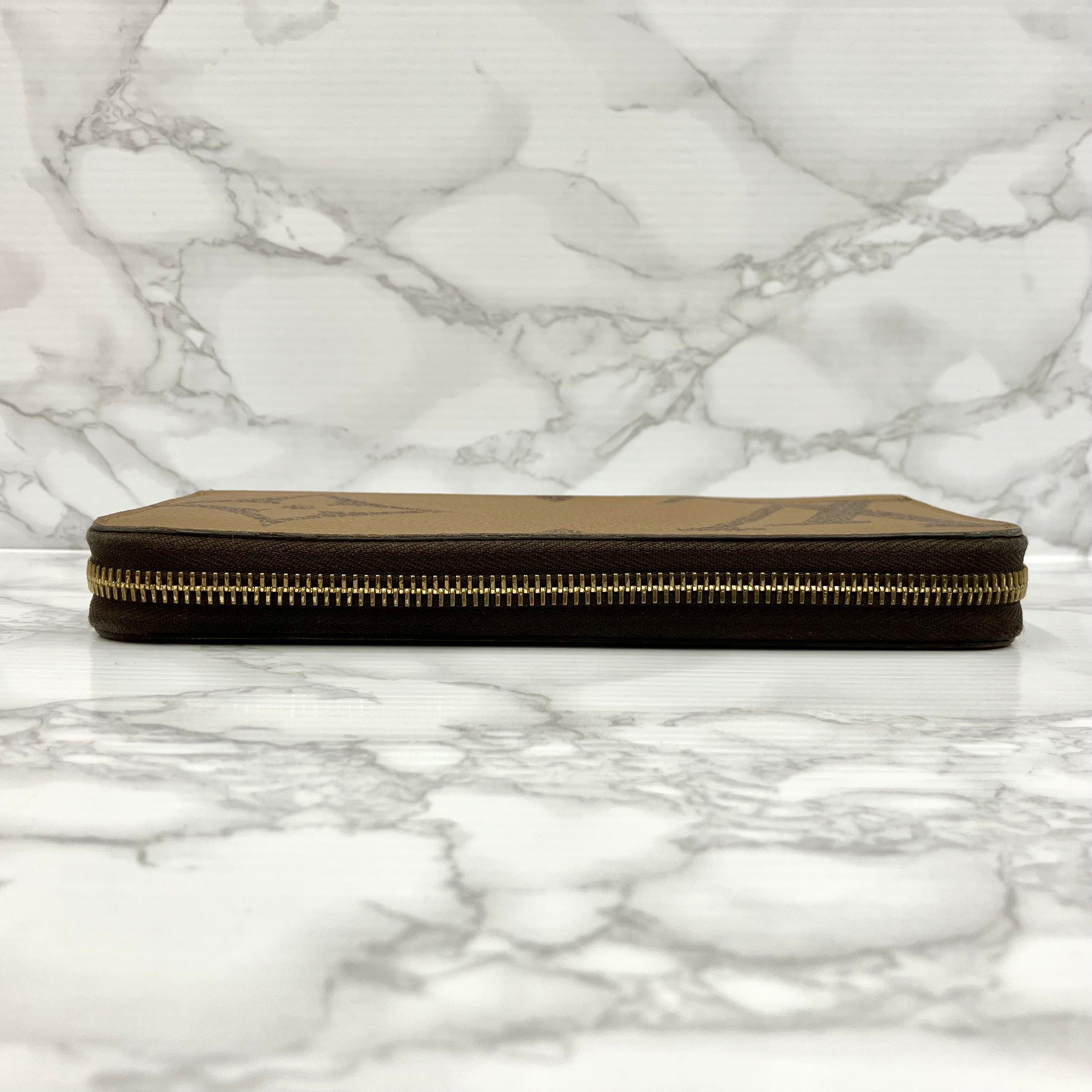 LOUIS VUITTON Monogram Giant Reverse RFID