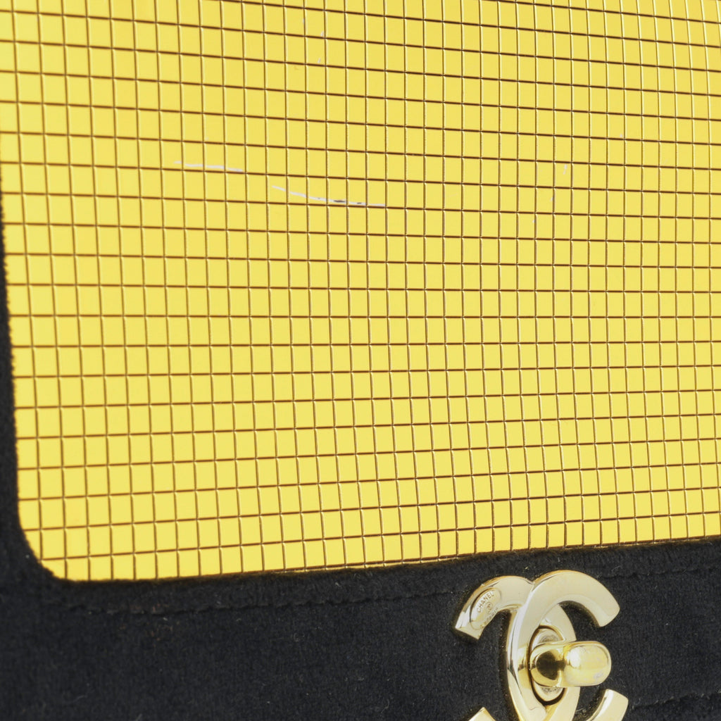 Chanel Seasonal Wallet on Chain