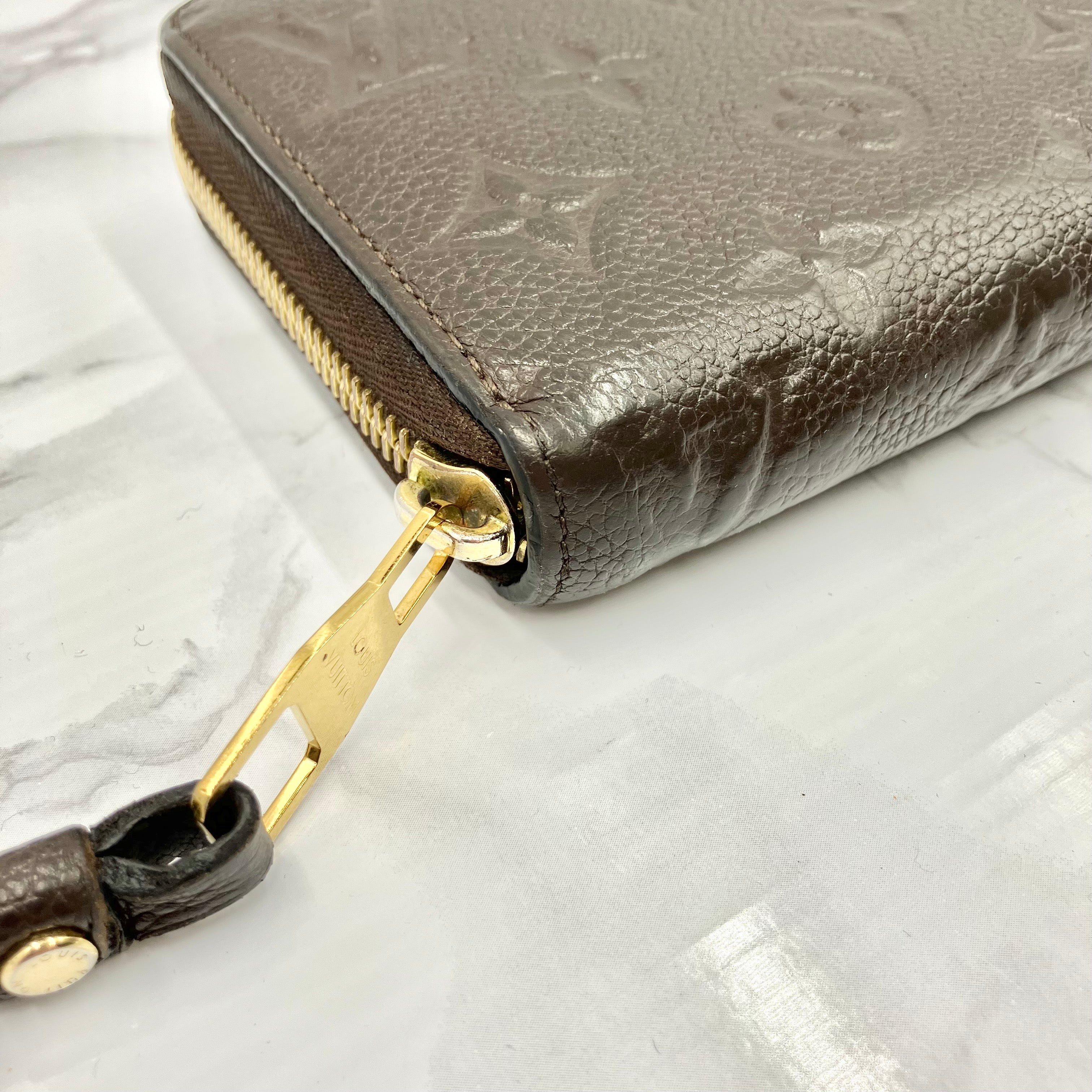 LOUIS VUITTON Amplant Zippy