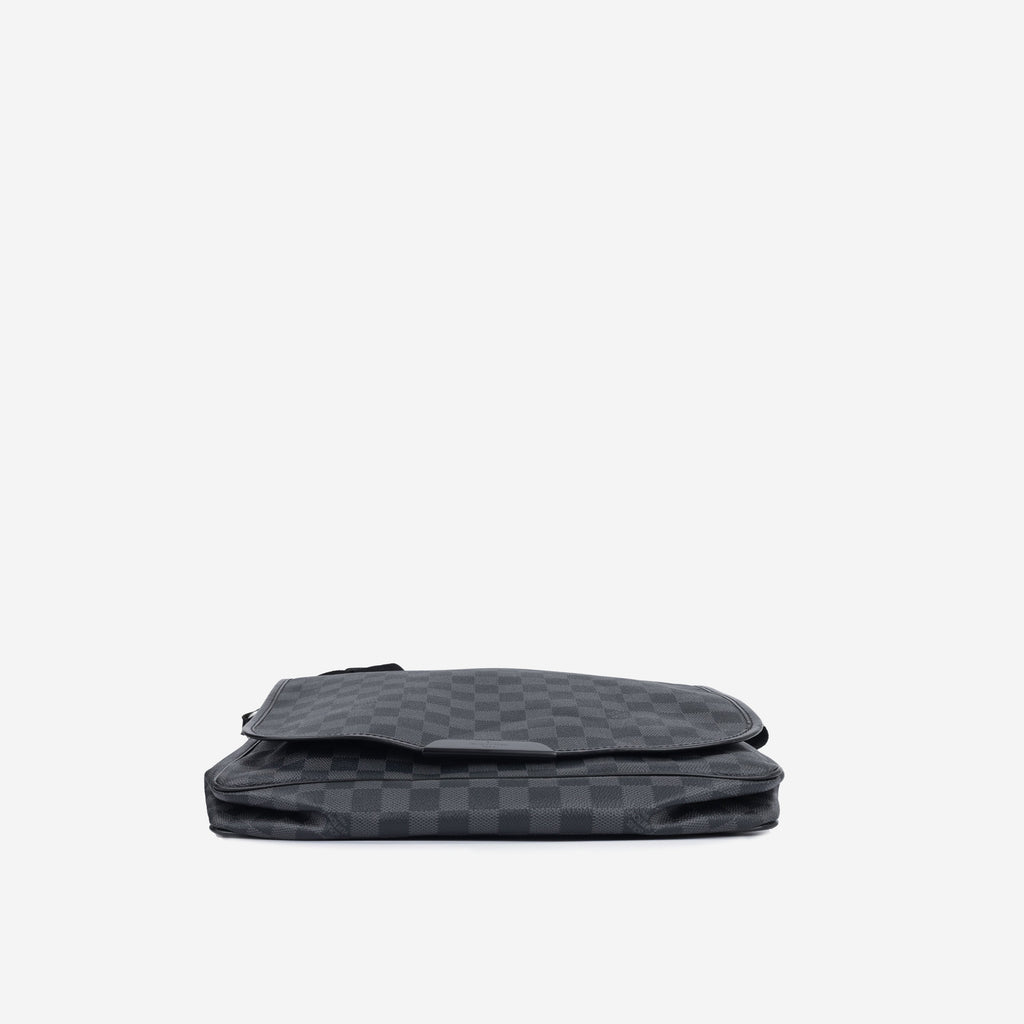 Louis Vuitton Daniel MM Messenger Bag