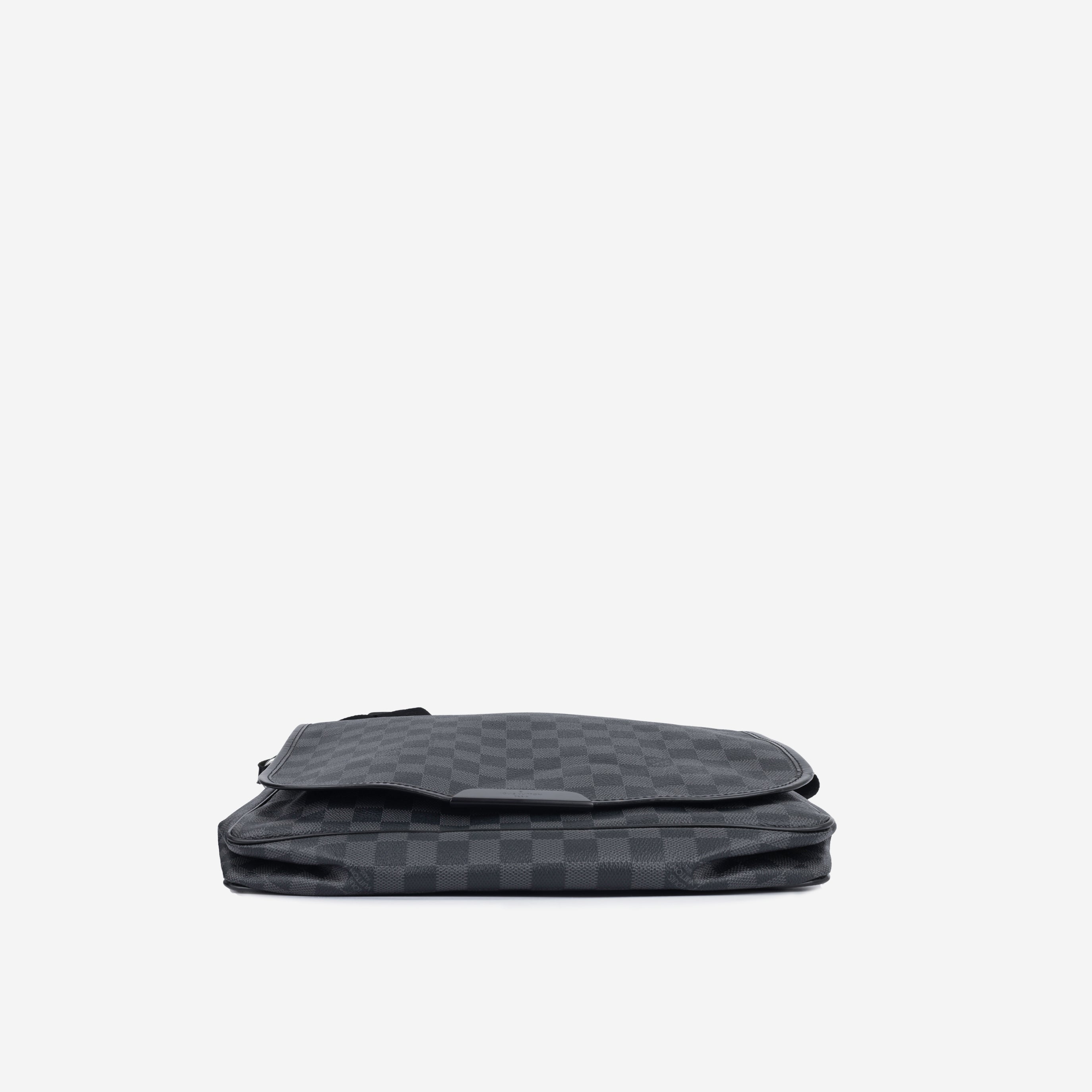 Louis Vuitton Daniel MM Messenger Bag