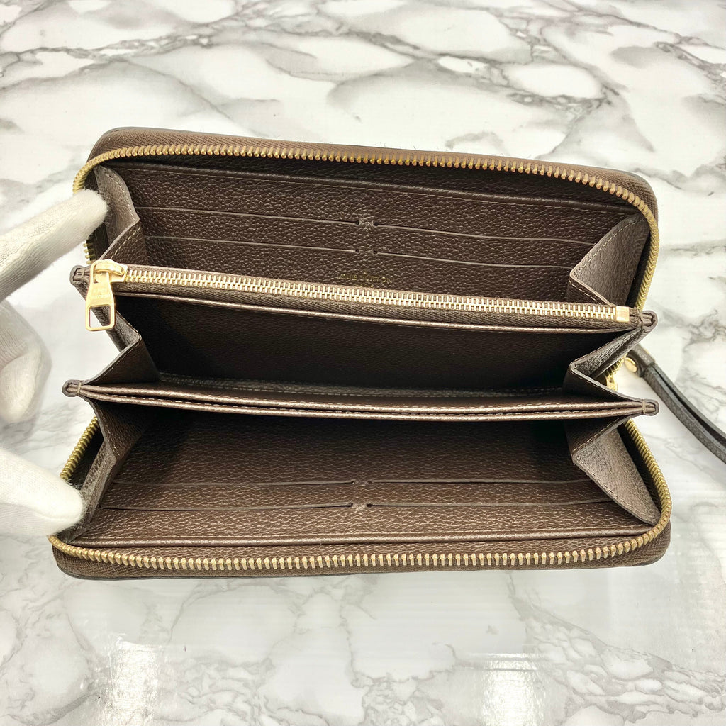 LOUIS VUITTON Amplant Zippy