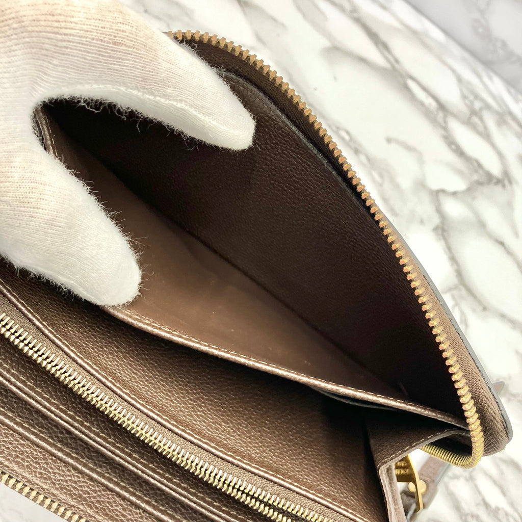 LOUIS VUITTON Amplant Zippy