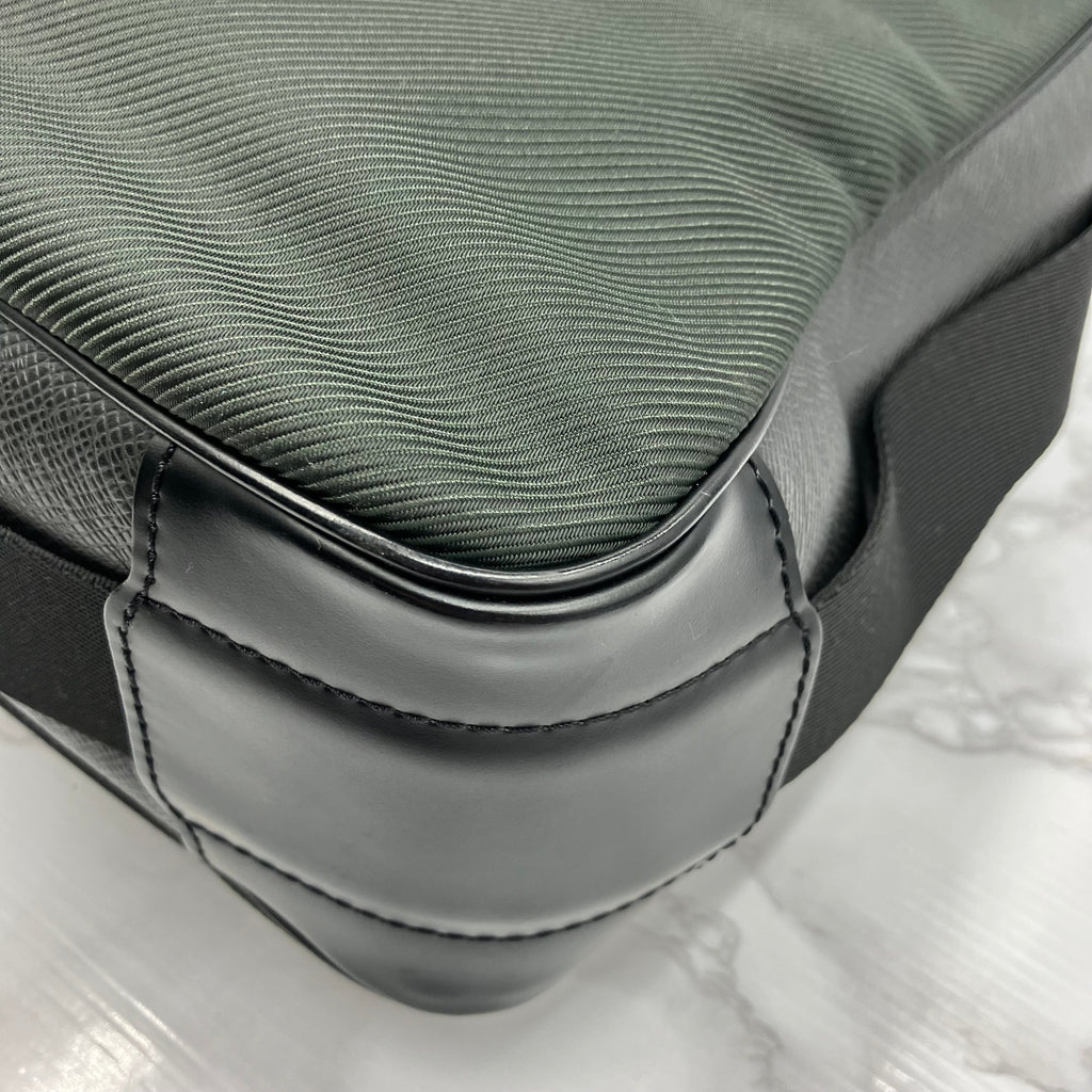 LOUIS VUITTON Taiga Victor Shoulder bag