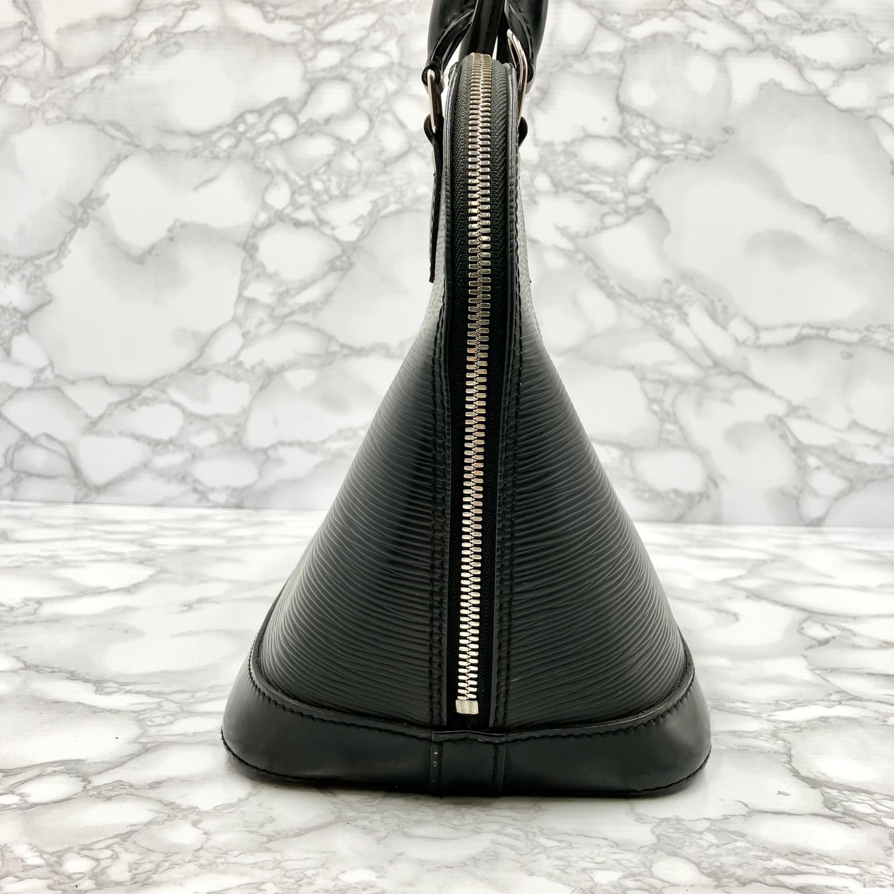 LOUIS VUITTON EPi Alma PM