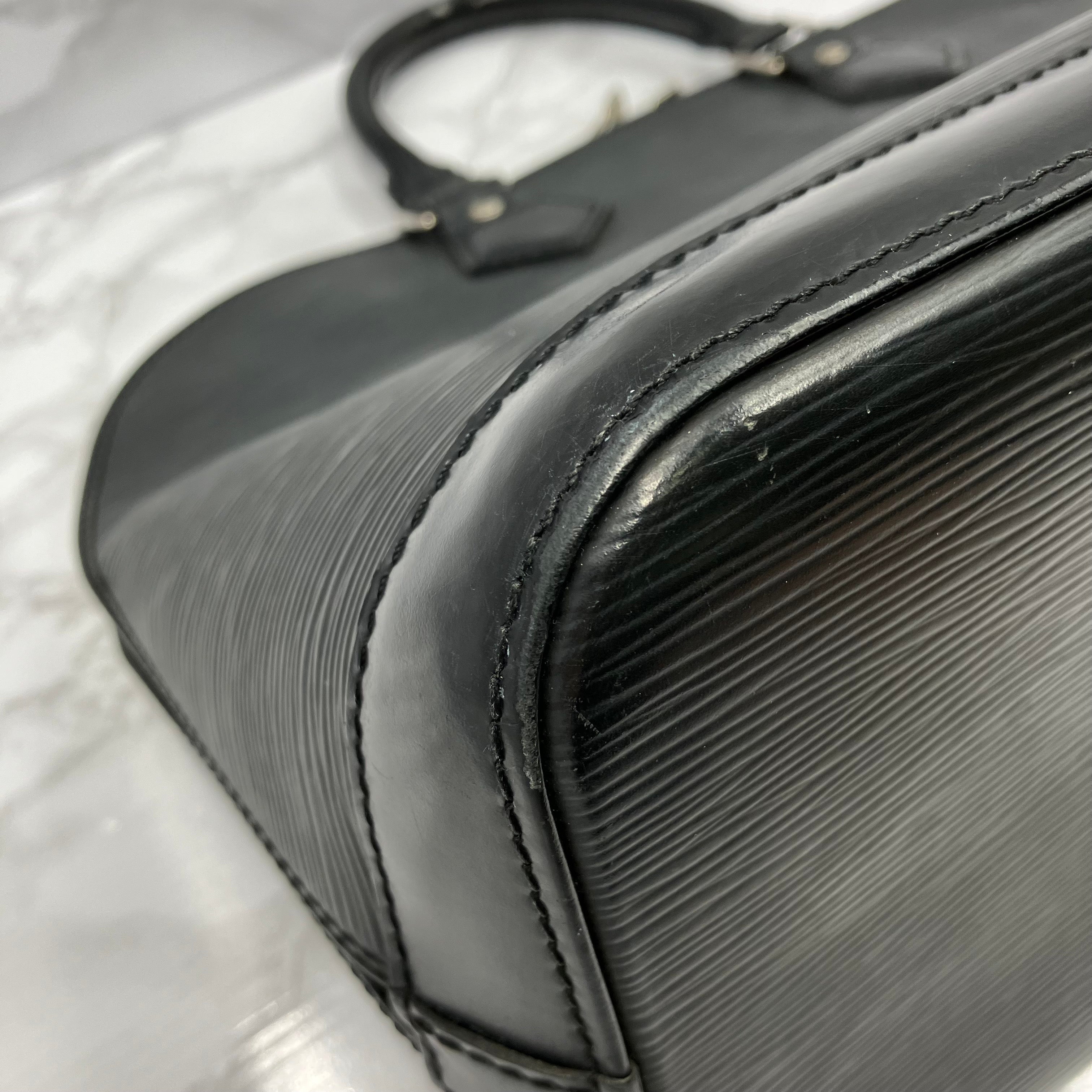 LOUIS VUITTON EPi Alma PM