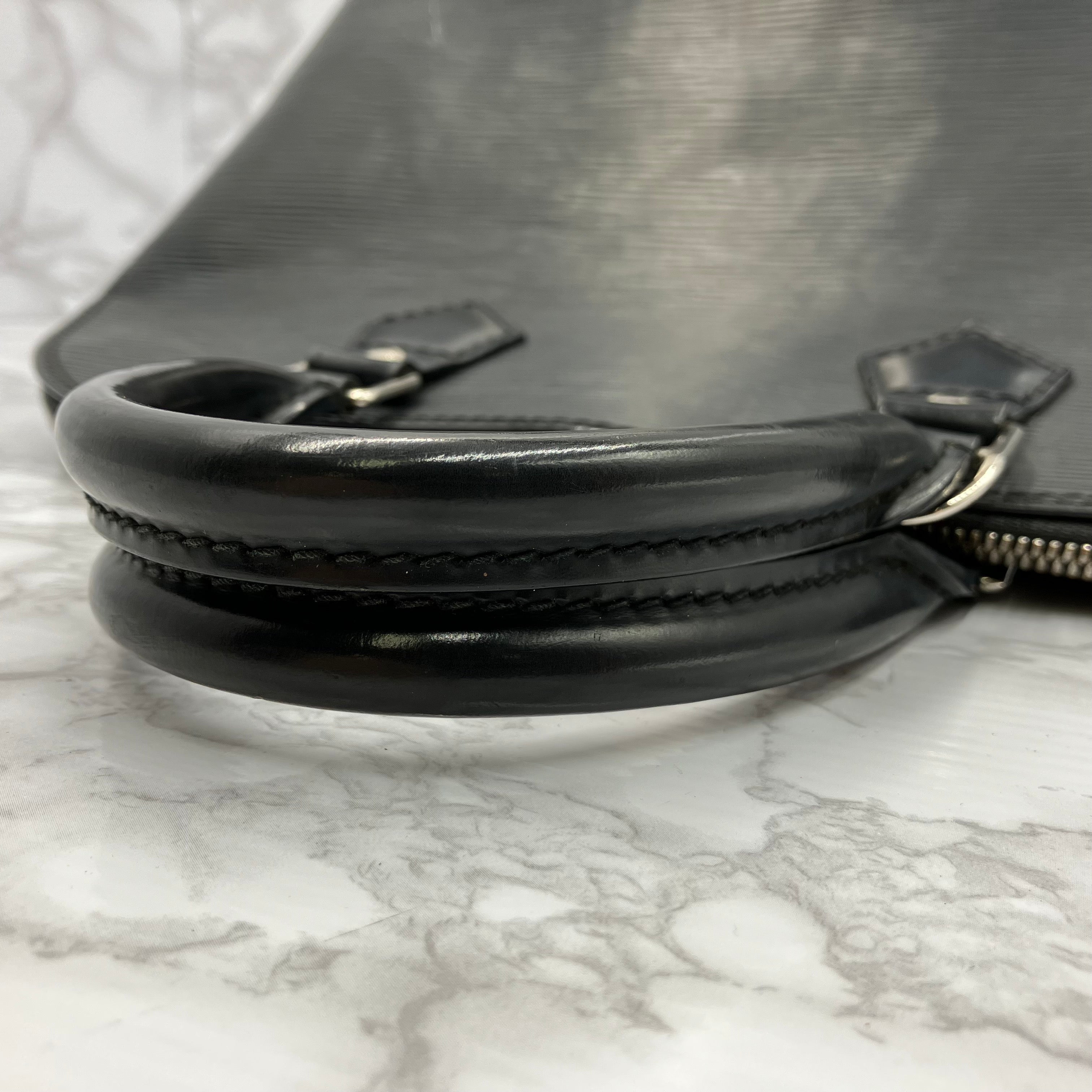 LOUIS VUITTON EPi Alma PM
