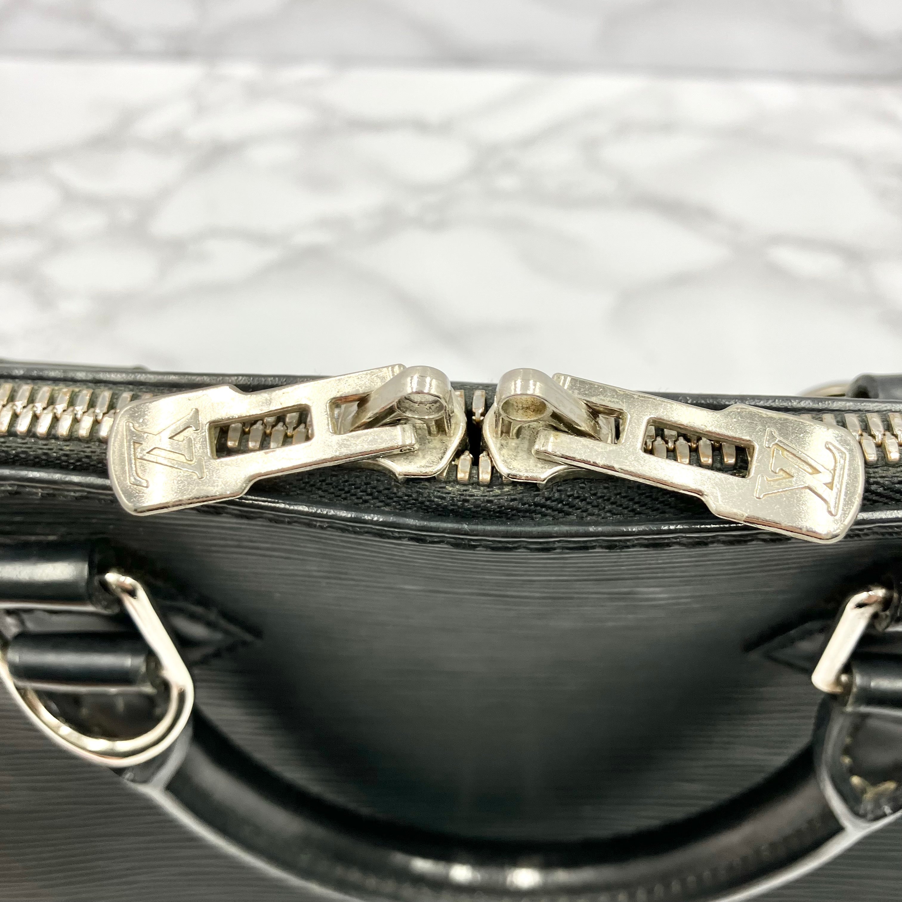 LOUIS VUITTON EPi Alma PM