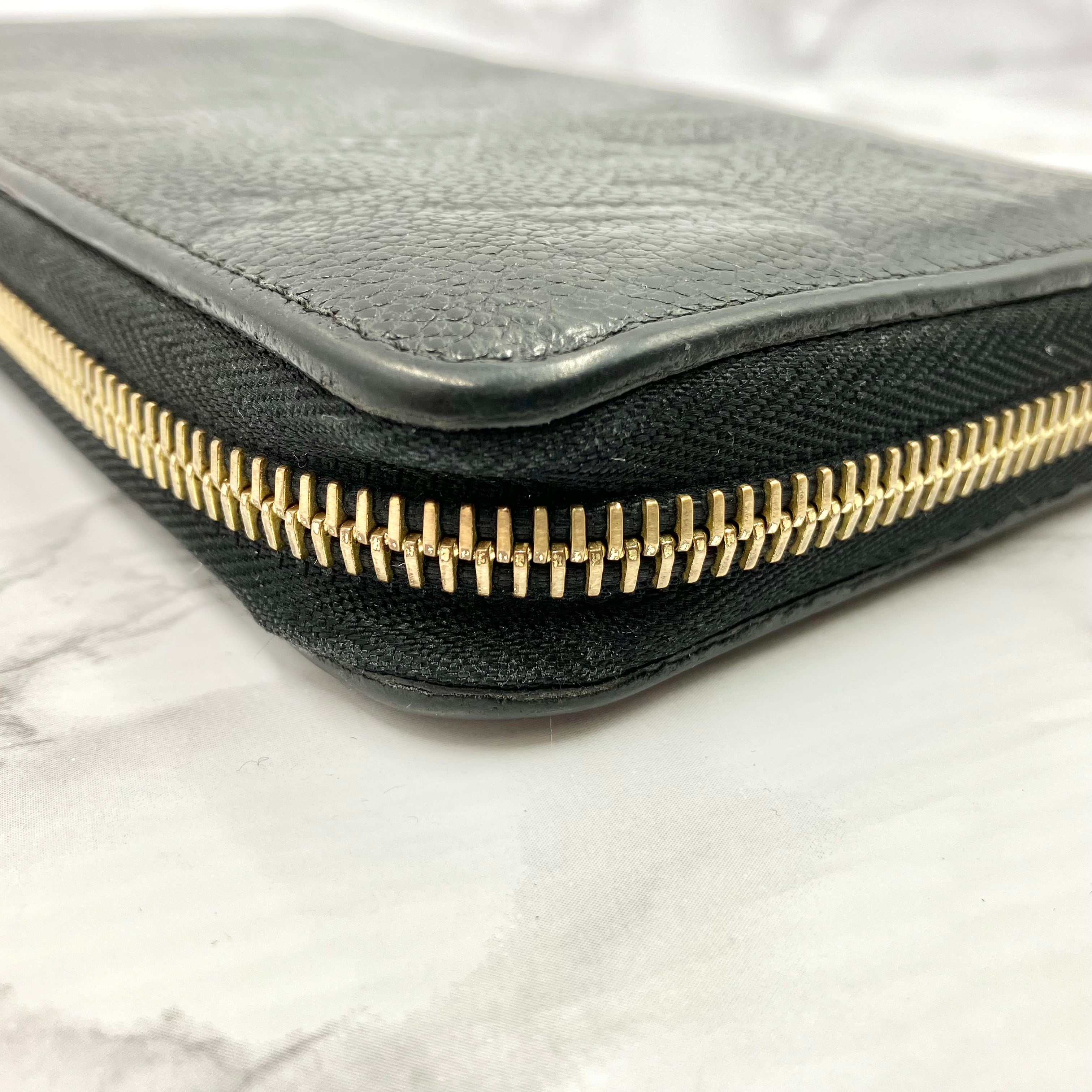 LOUIS VUITTON Amplant Zippy