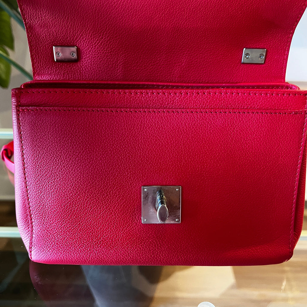 LOUIS VUITTON Lockme II BB Rubis Pebbled Leather Shoulder Bag