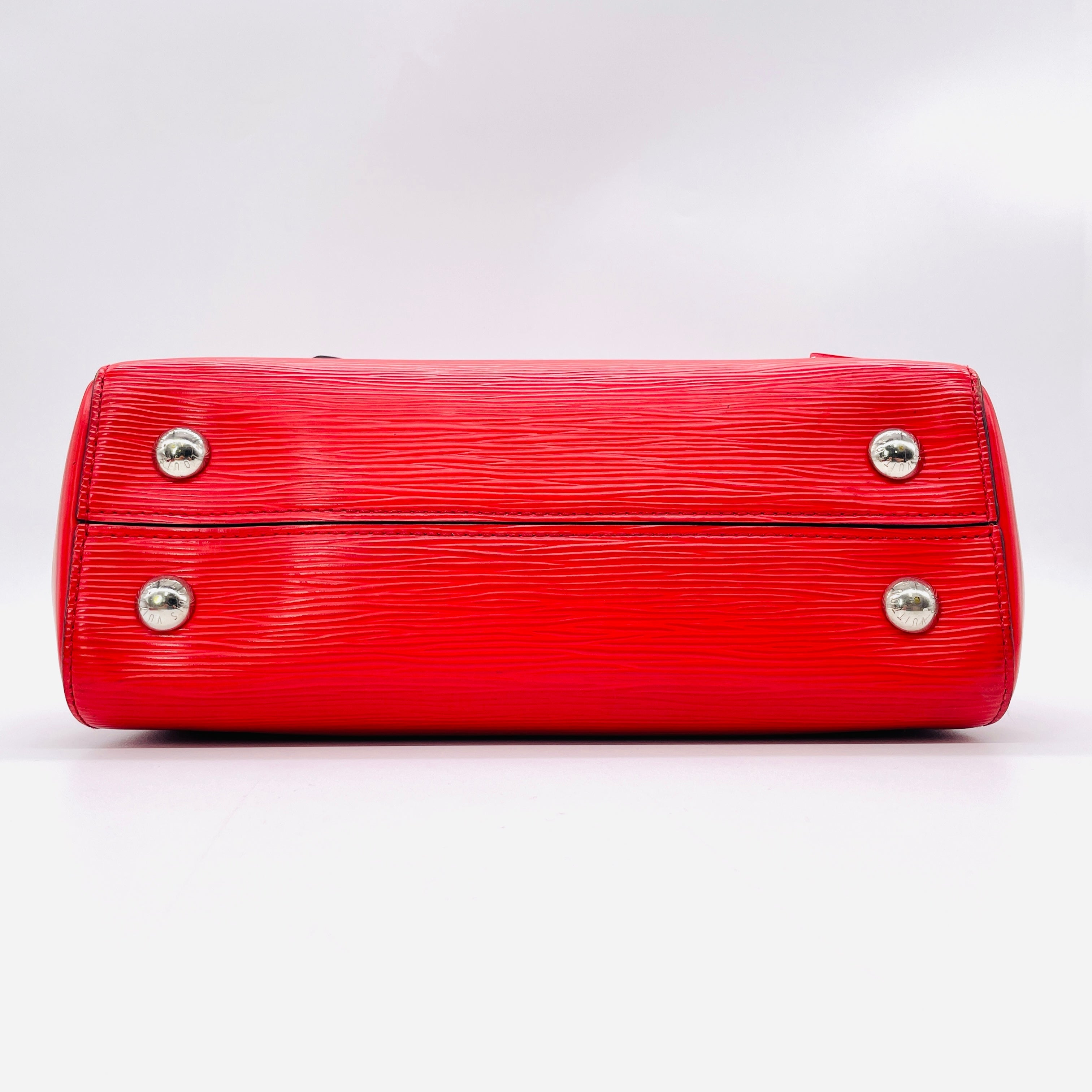 LOUIS VUITTON Epi Cluny BB