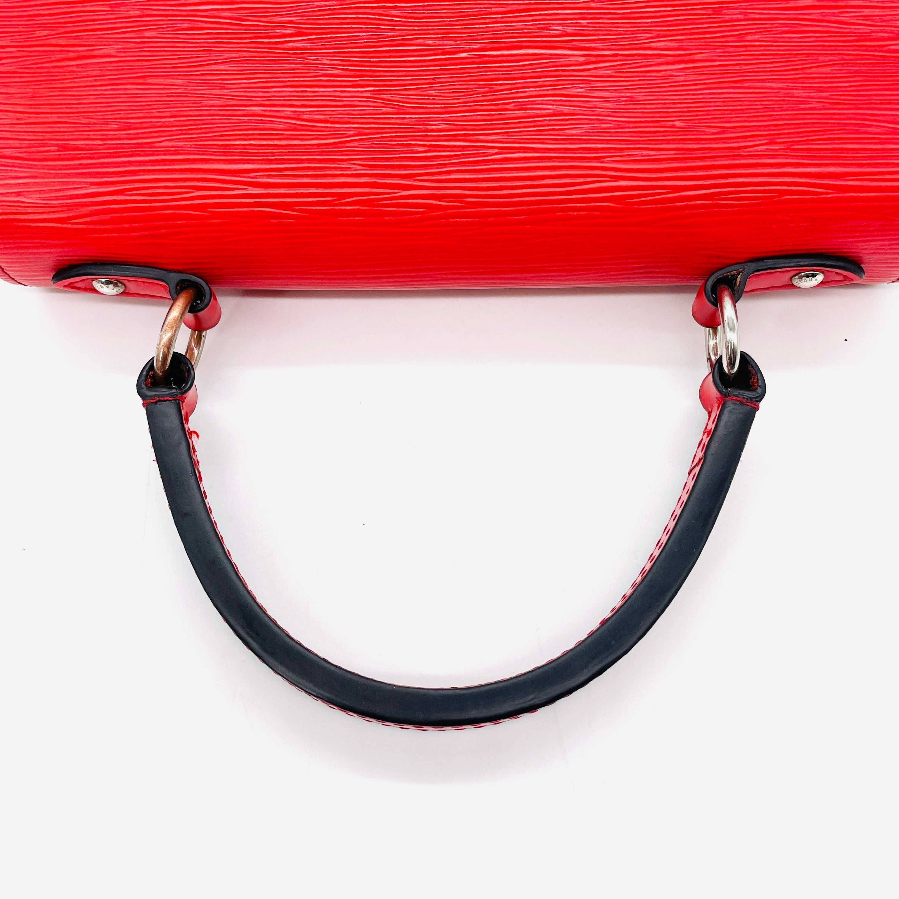LOUIS VUITTON Epi Cluny BB