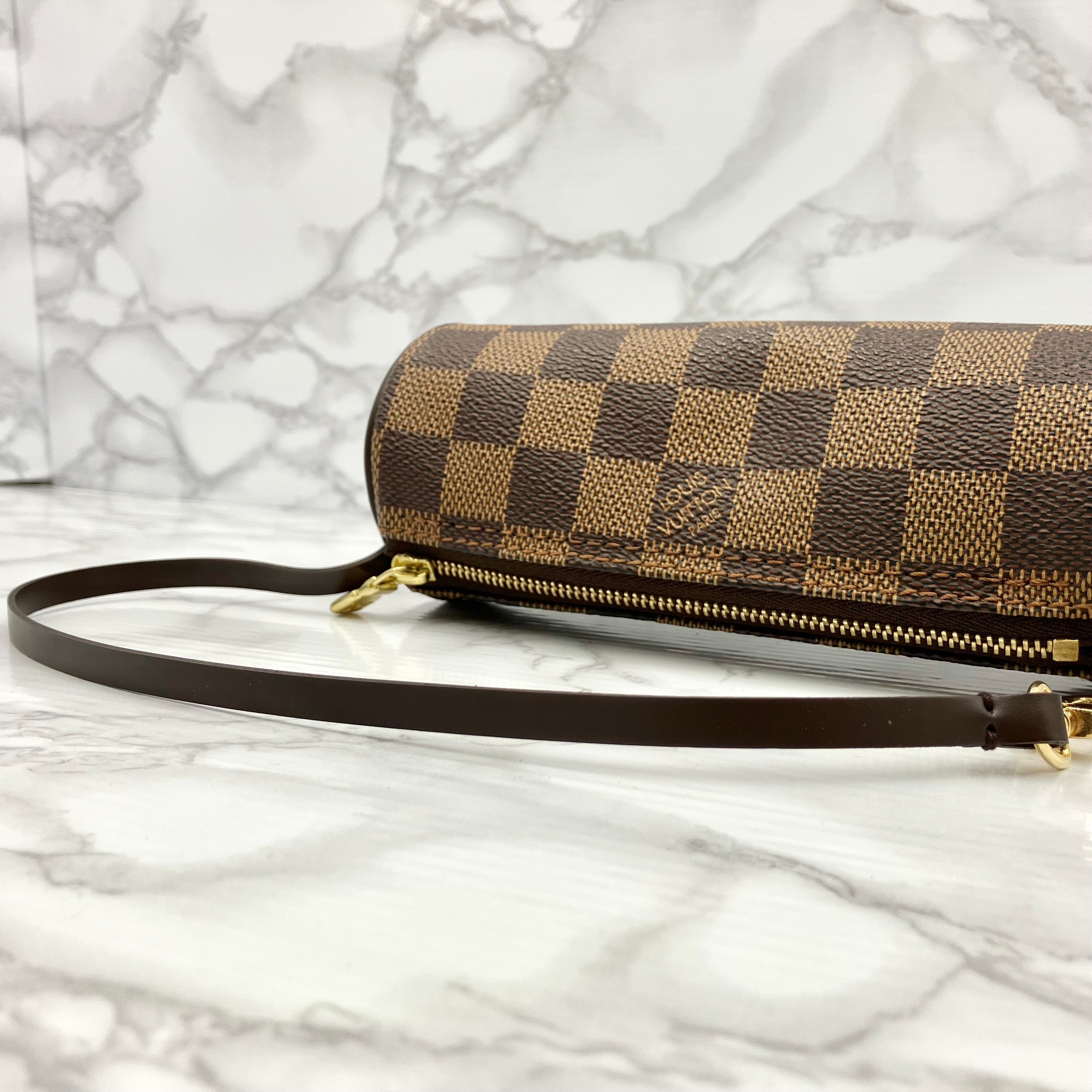 LOUIS VUITTON Damier papillion