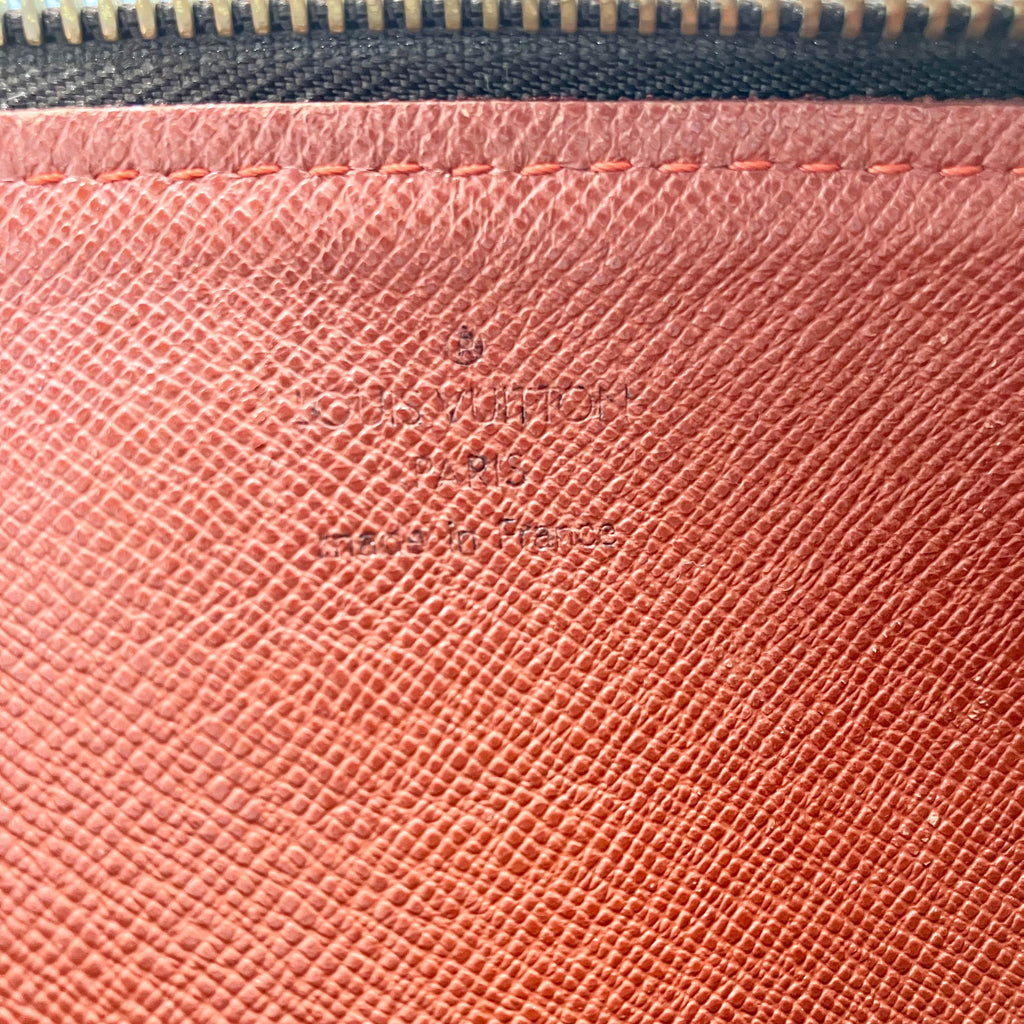 LOUIS VUITTON Damier papillion