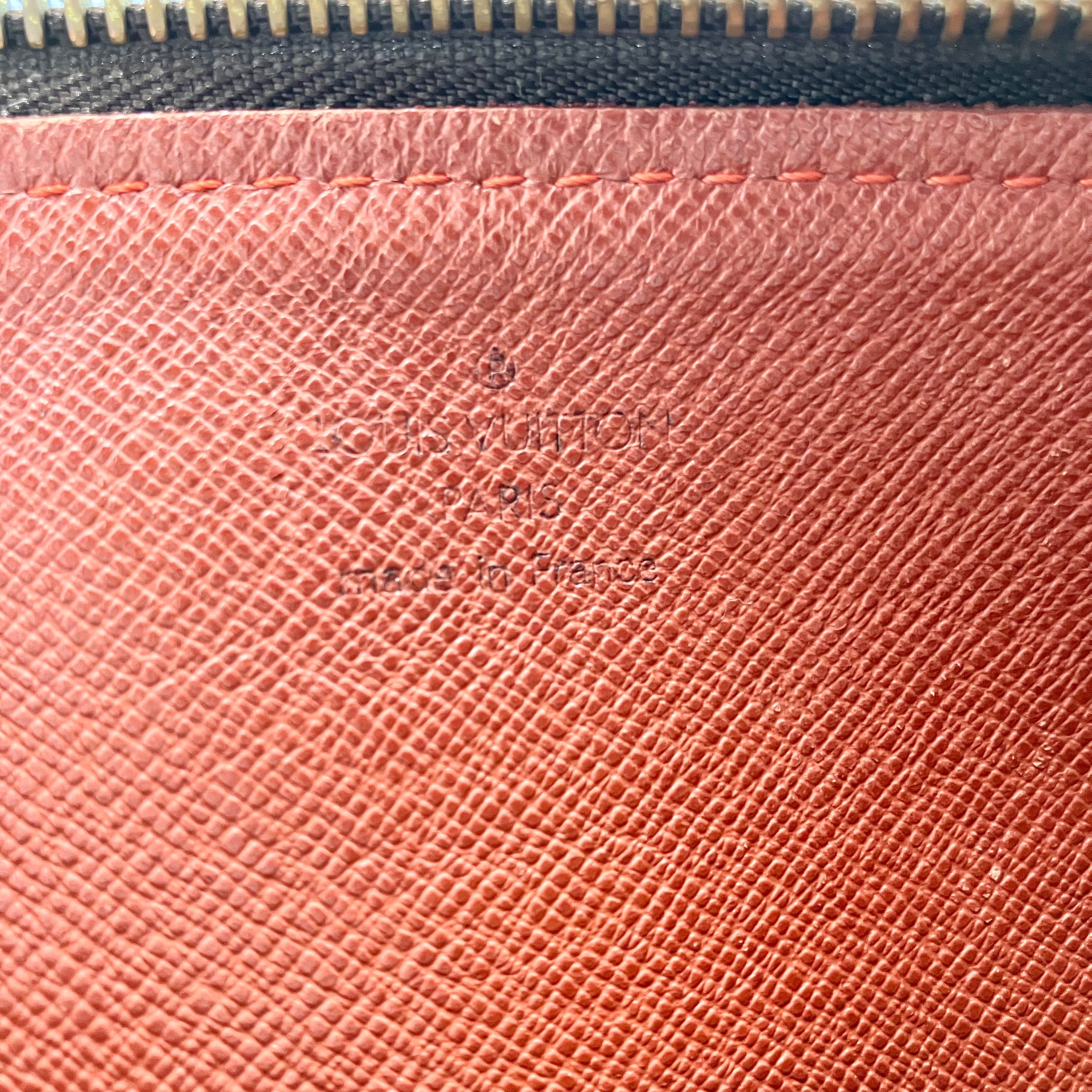 LOUIS VUITTON Damier papillion