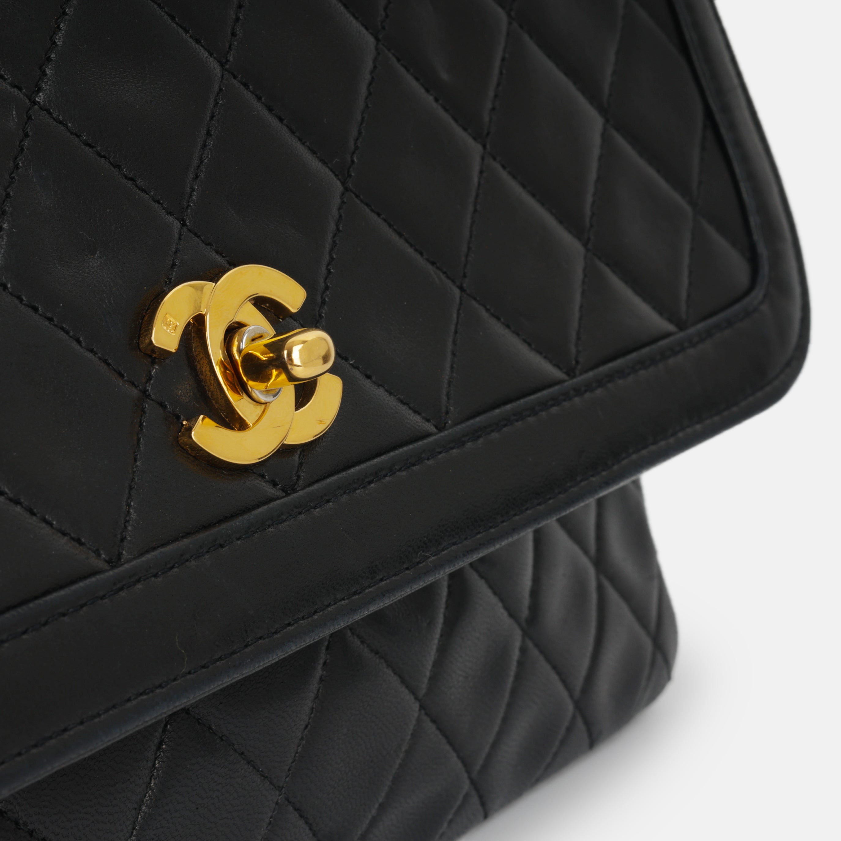 Chanel Vintage Diana Flap - Black