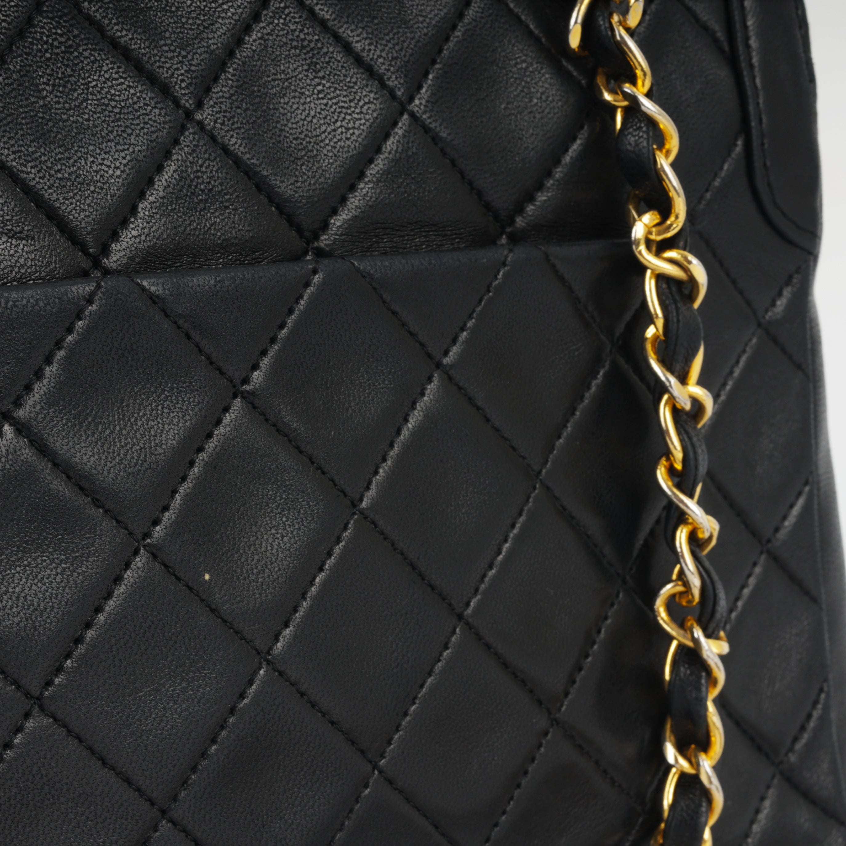 Chanel Vintage Diana Flap - Black