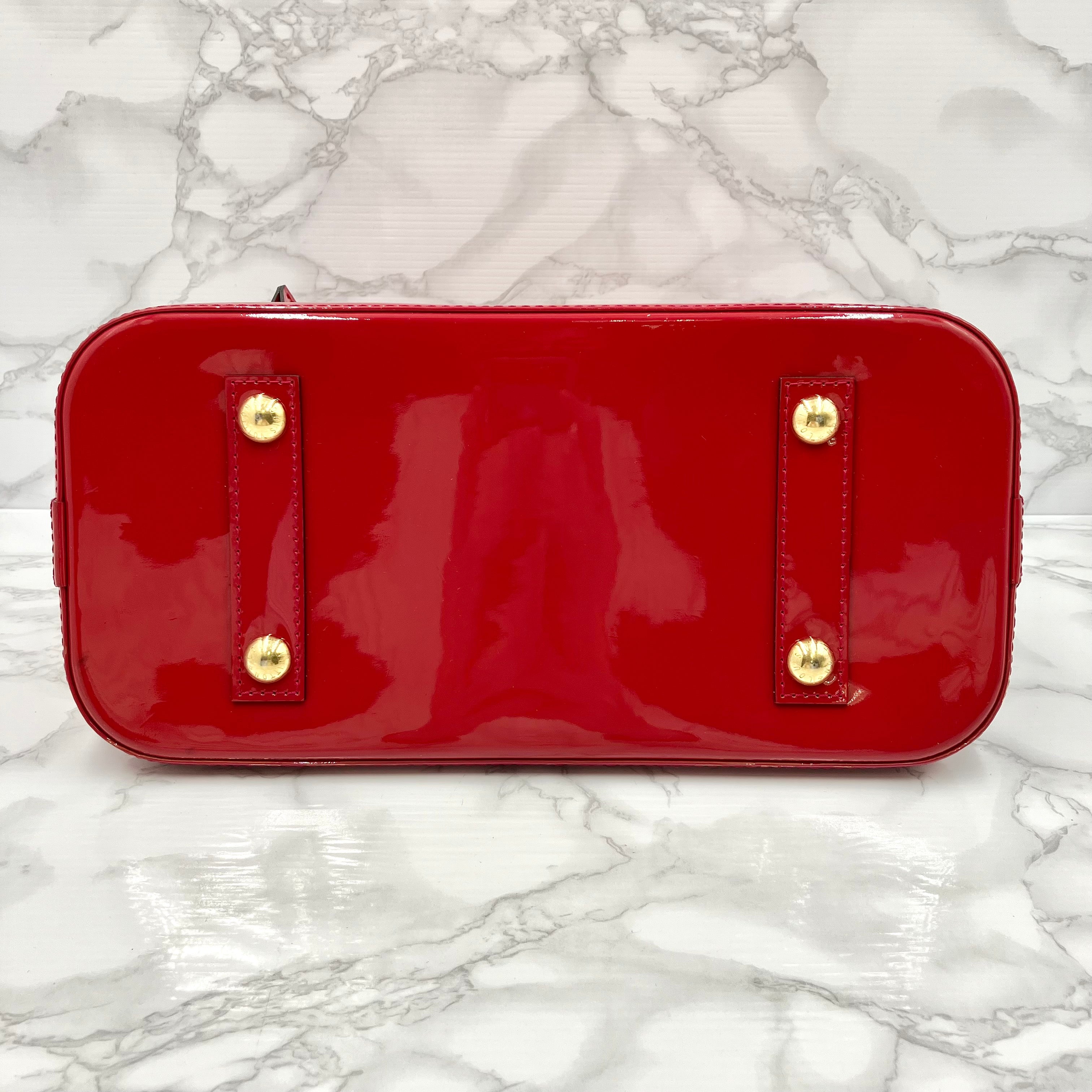 LOUIS VUITTON Vernis Alma PM