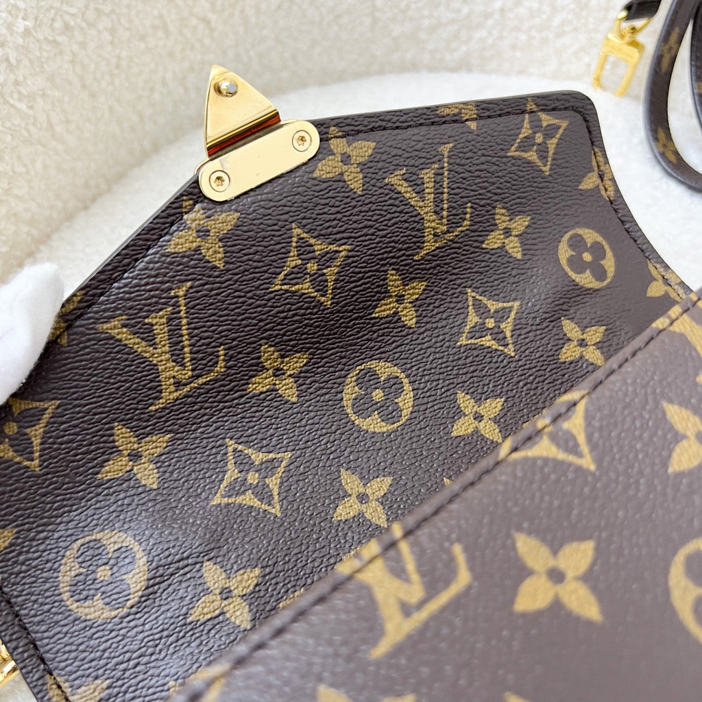 LV Pochette Metis East West in Monogram Canvas GHW