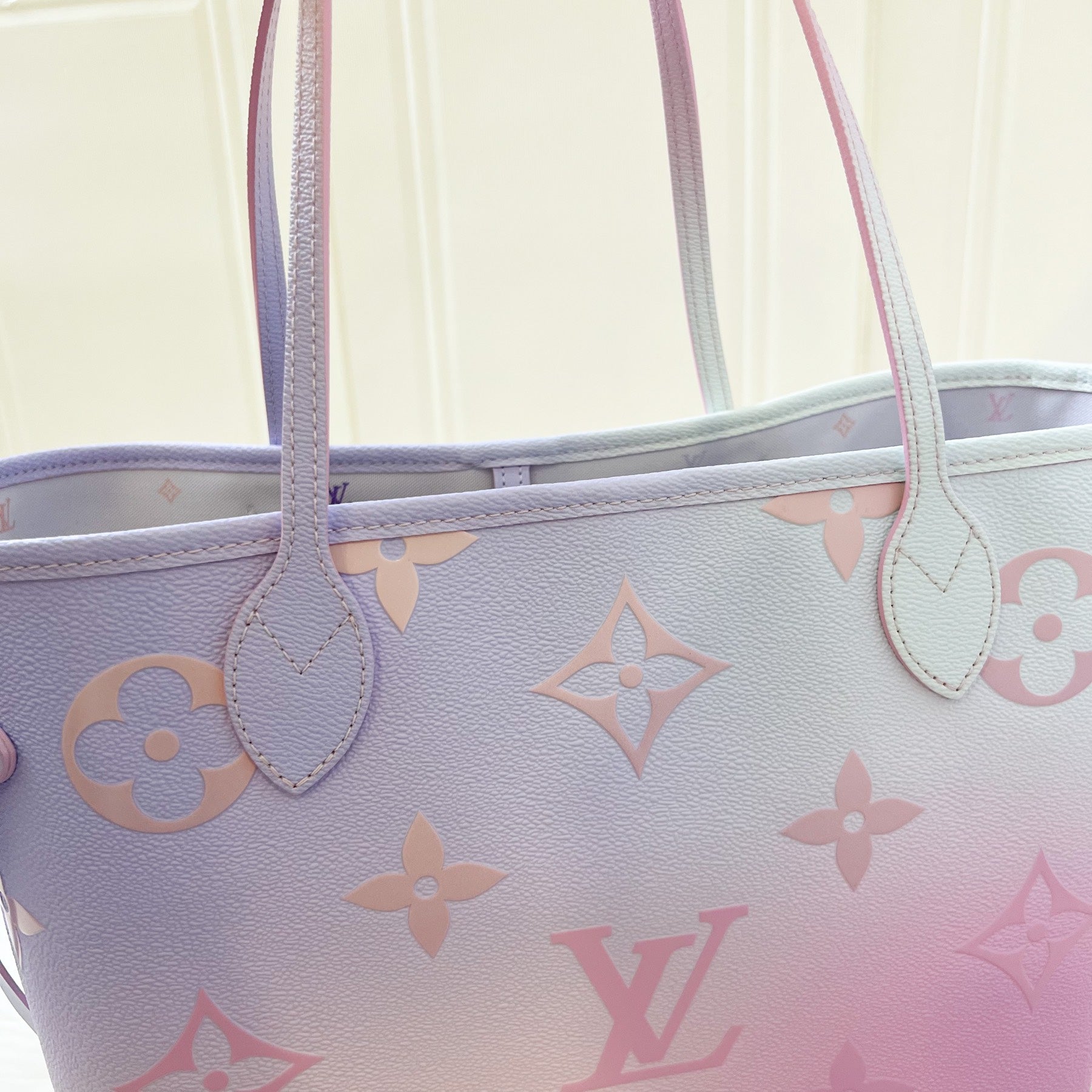 LV Neverfull MM Spring in the Air Sunrise Pastel Canvas and GHW