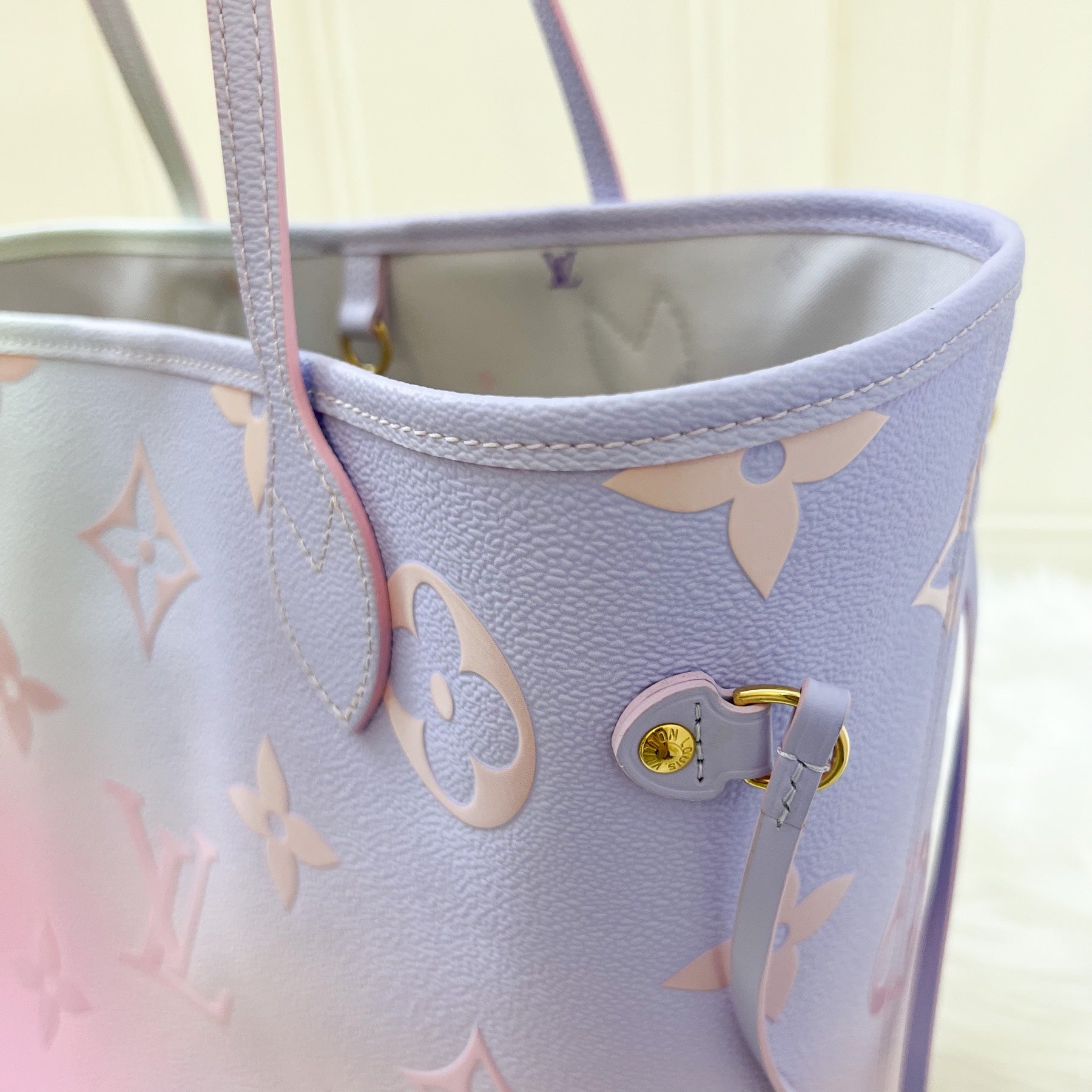 LV Neverfull MM Spring in the Air Sunrise Pastel Canvas and GHW