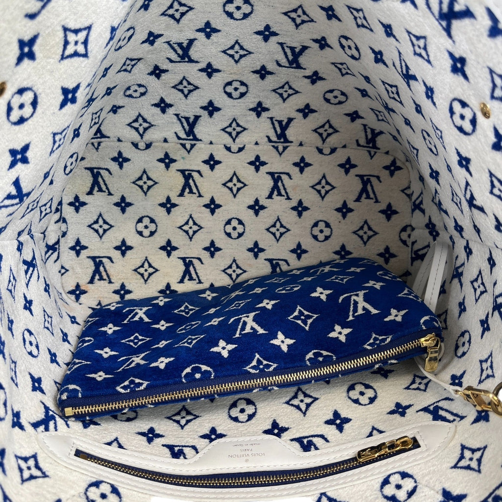 Women's Neverful Spring In The City Mm Tote Bag Blue