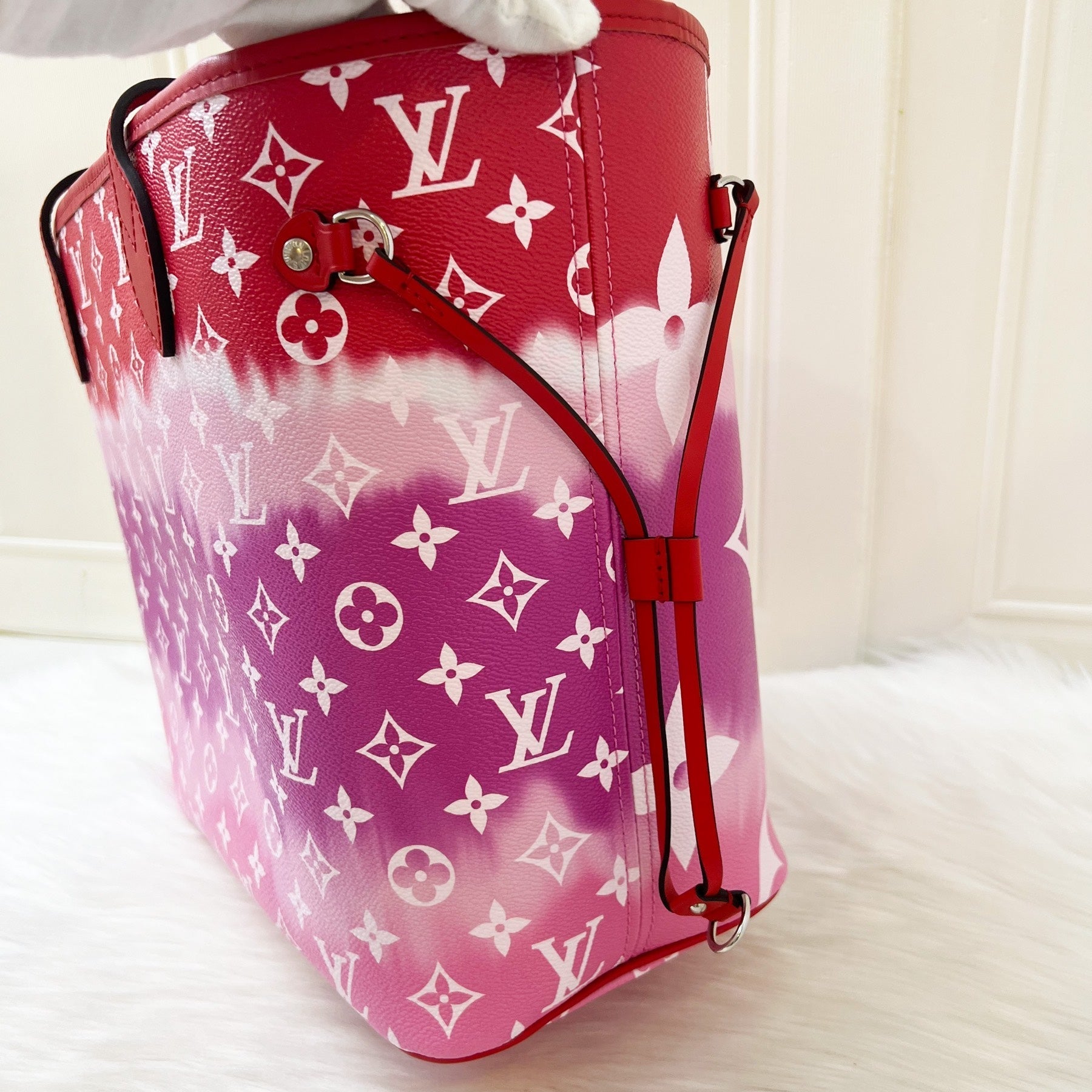 LV Neverfull MM with Detachable Pouch in Red / Pink Escale Monogram Canvas SHW