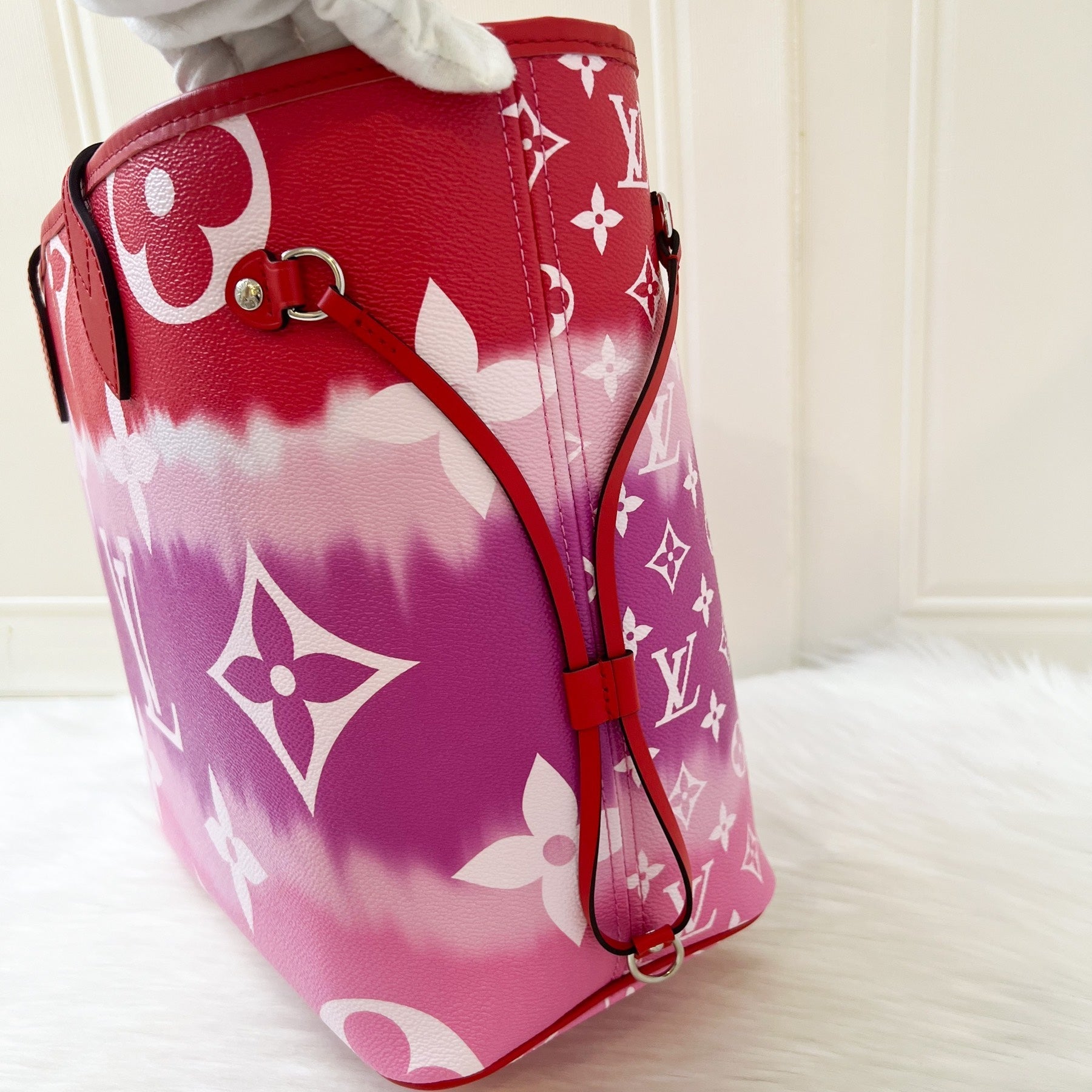 LV Neverfull MM with Detachable Pouch in Red / Pink Escale Monogram Canvas SHW
