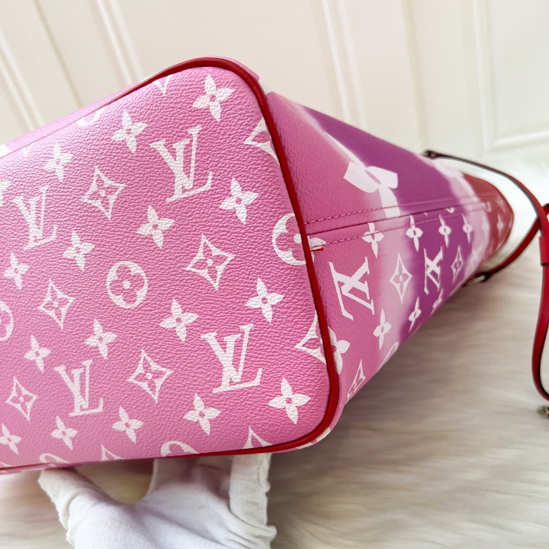LV Neverfull MM with Detachable Pouch in Red / Pink Escale Monogram Canvas SHW