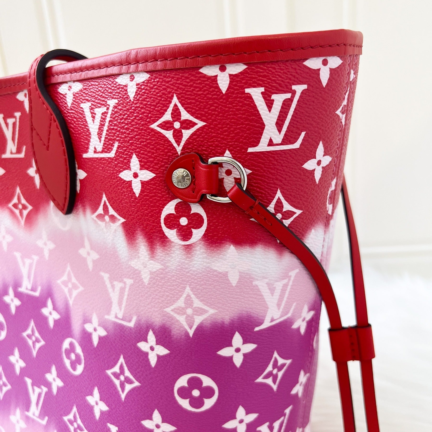 LV Neverfull MM with Detachable Pouch in Red / Pink Escale Monogram Canvas SHW