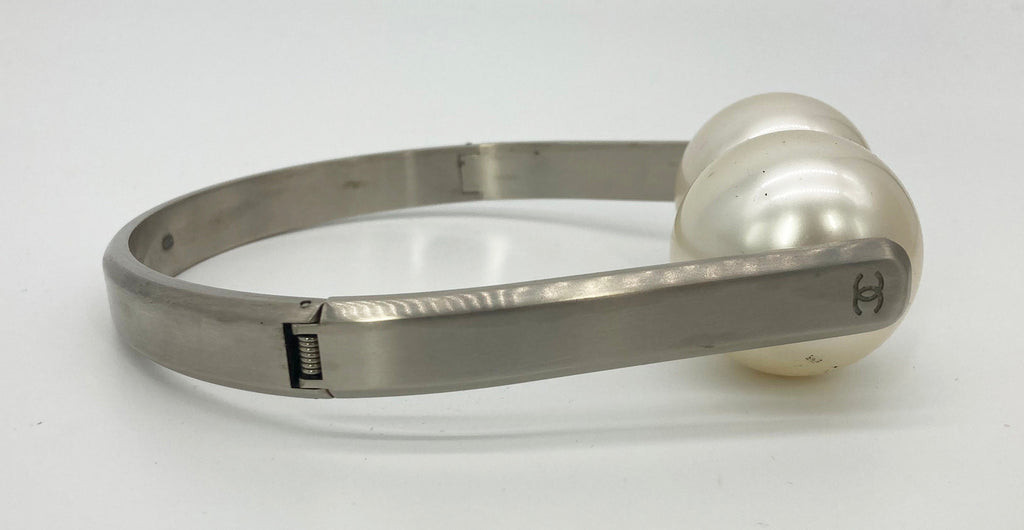 RARE Chanel Pearl Ball Choker with Box