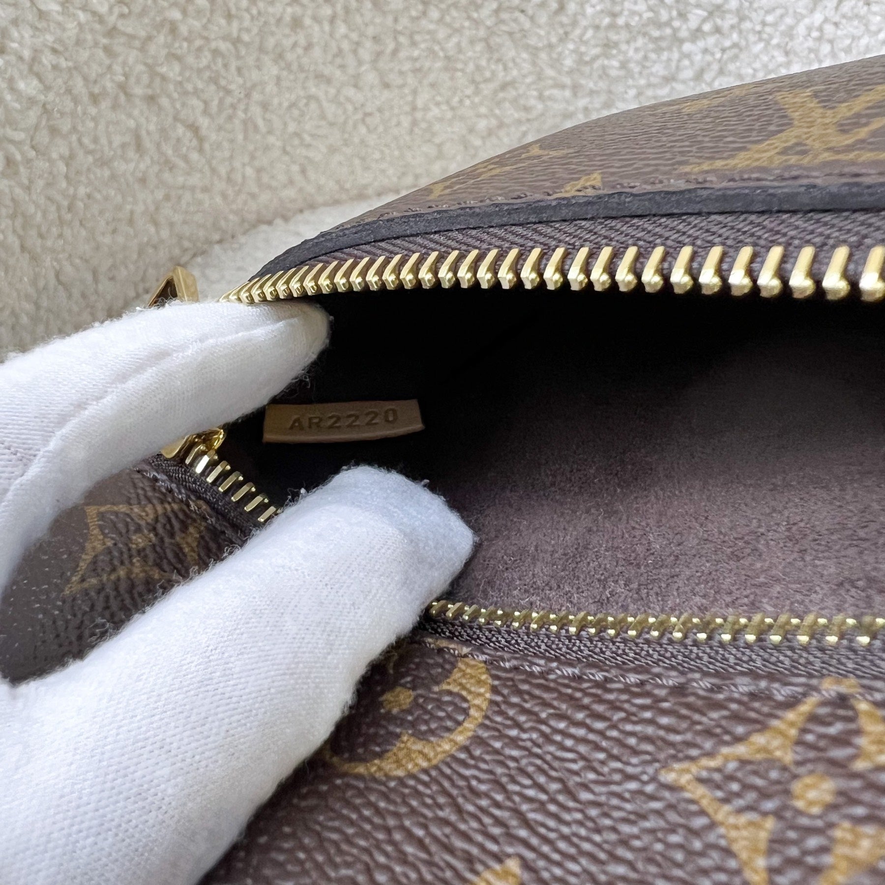 LV Pochette Metis in Monogram Canvas and GHW
