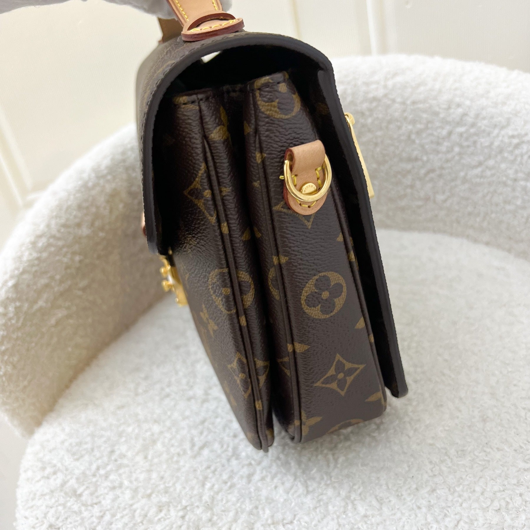 LV Pochette Metis in Monogram Canvas and GHW