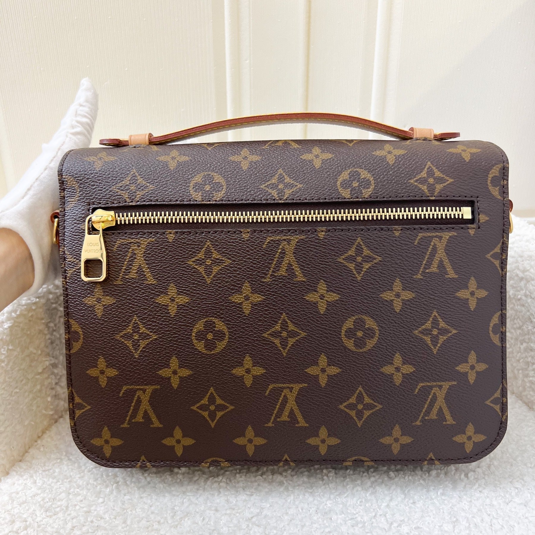 LV Pochette Metis in Monogram Canvas and GHW
