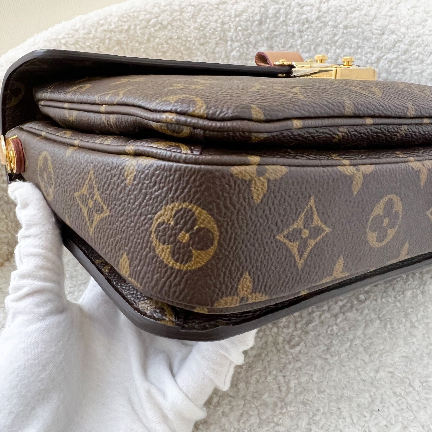 LV Pochette Metis in Monogram Canvas and GHW
