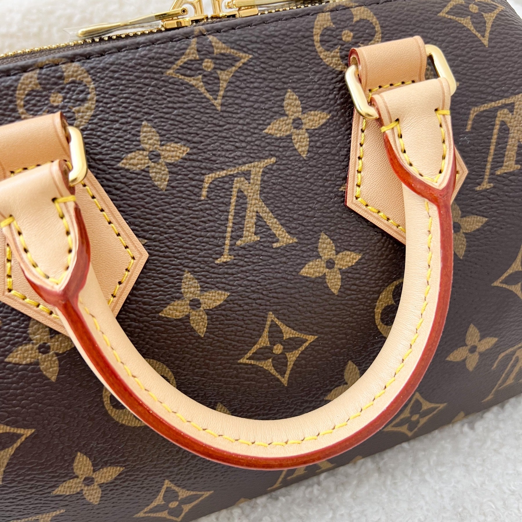 LV Speedy Bandouliere 20 in Monogram Canvas and Black Patterned Strap