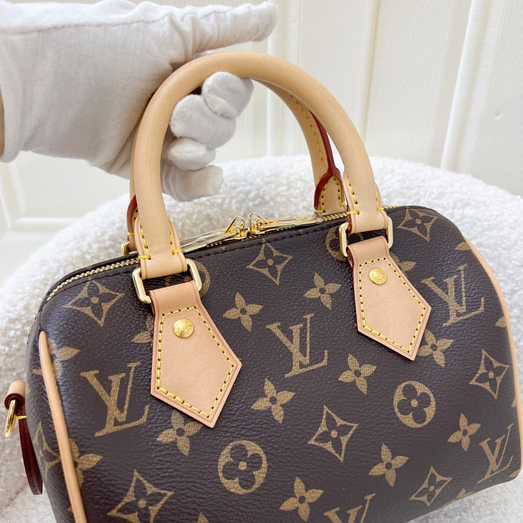 LV Speedy Bandouliere 20 in Monogram Canvas and Black Patterned Strap
