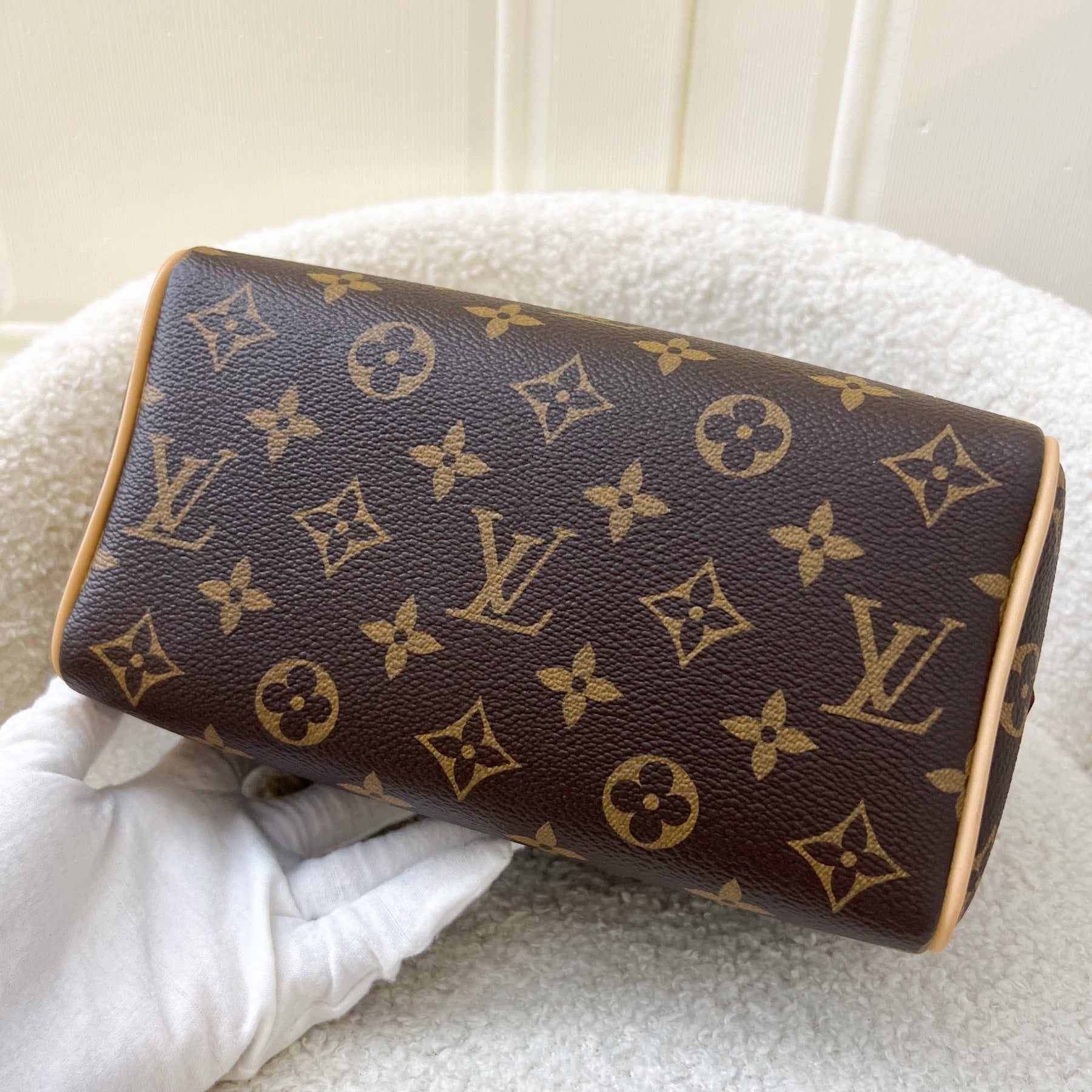 LV Speedy Bandouliere 20 in Monogram Canvas and Black Patterned Strap