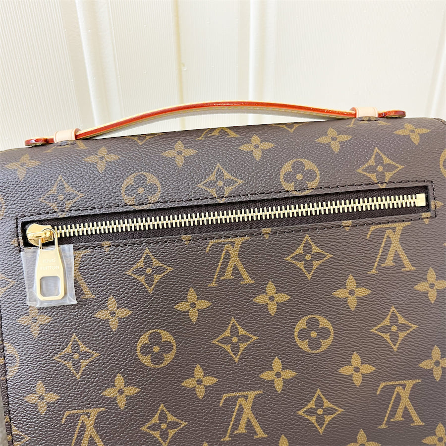 LV Pochette Metis in Monogram Canvas GHW