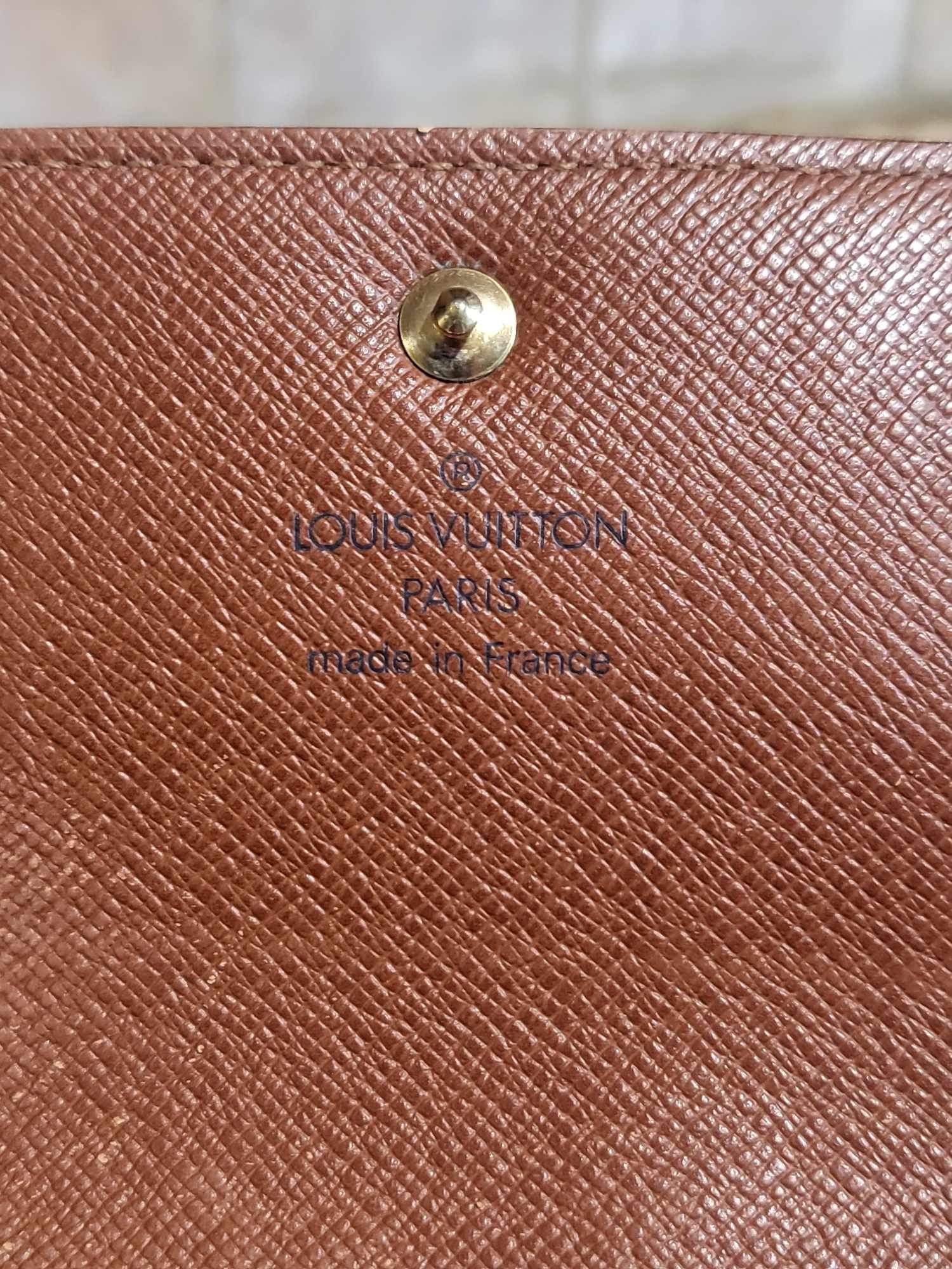 Vintage Alexandra Tri-Fold Mid Sized Wallet