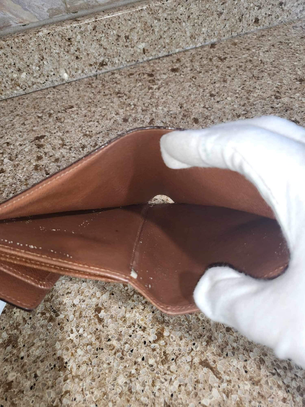 Vintage Alexandra Tri-Fold Mid Sized Wallet
