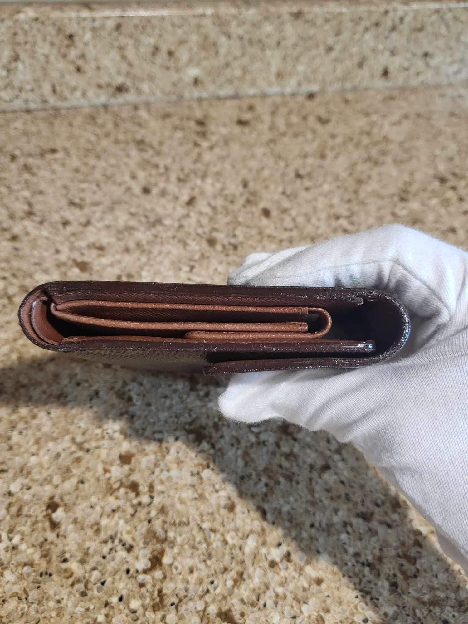 Vintage Alexandra Tri-Fold Mid Sized Wallet