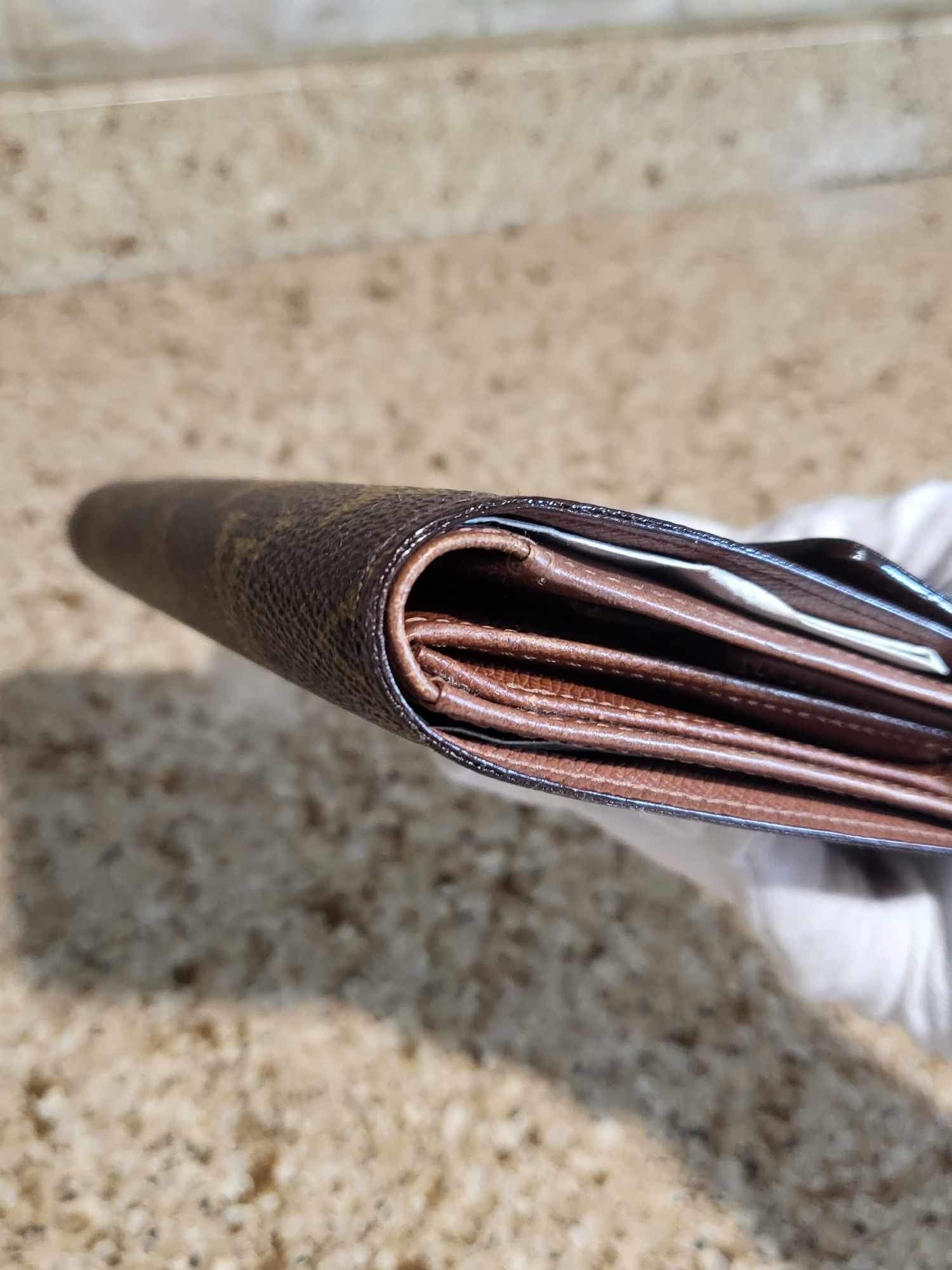 Vintage Alexandra Tri-Fold Mid Sized Wallet