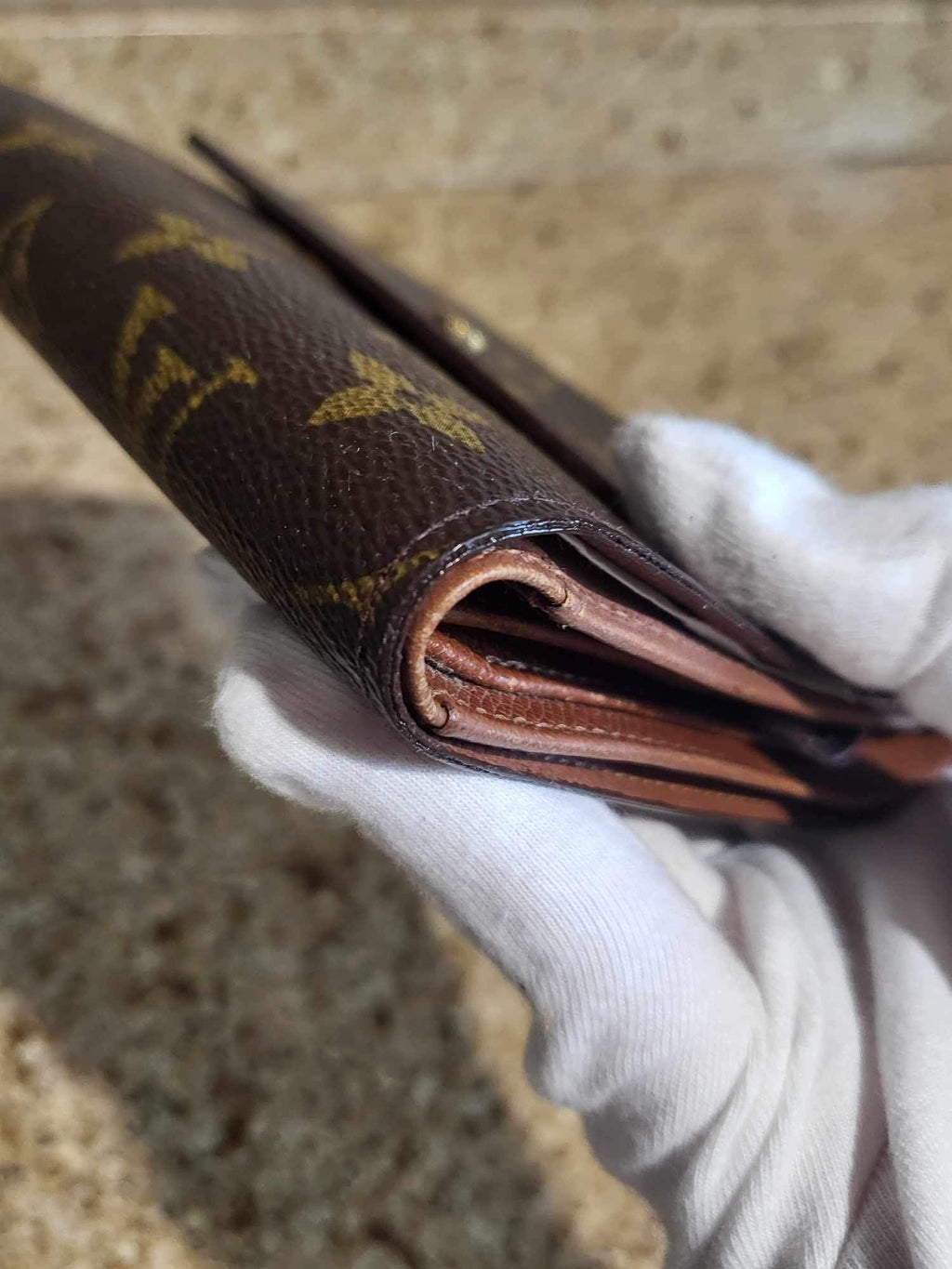 Vintage Alexandra Tri-Fold Mid Sized Wallet