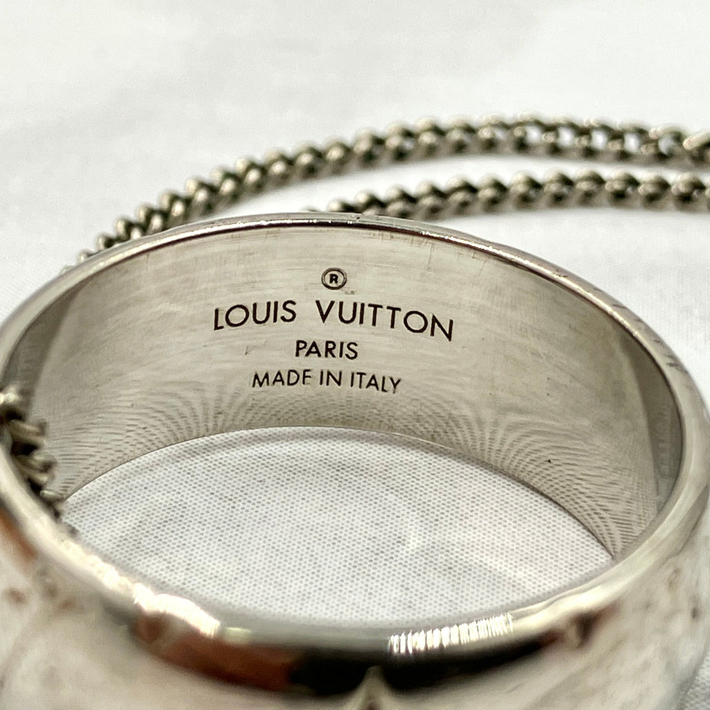 LOUIS VUITTON ring necklace