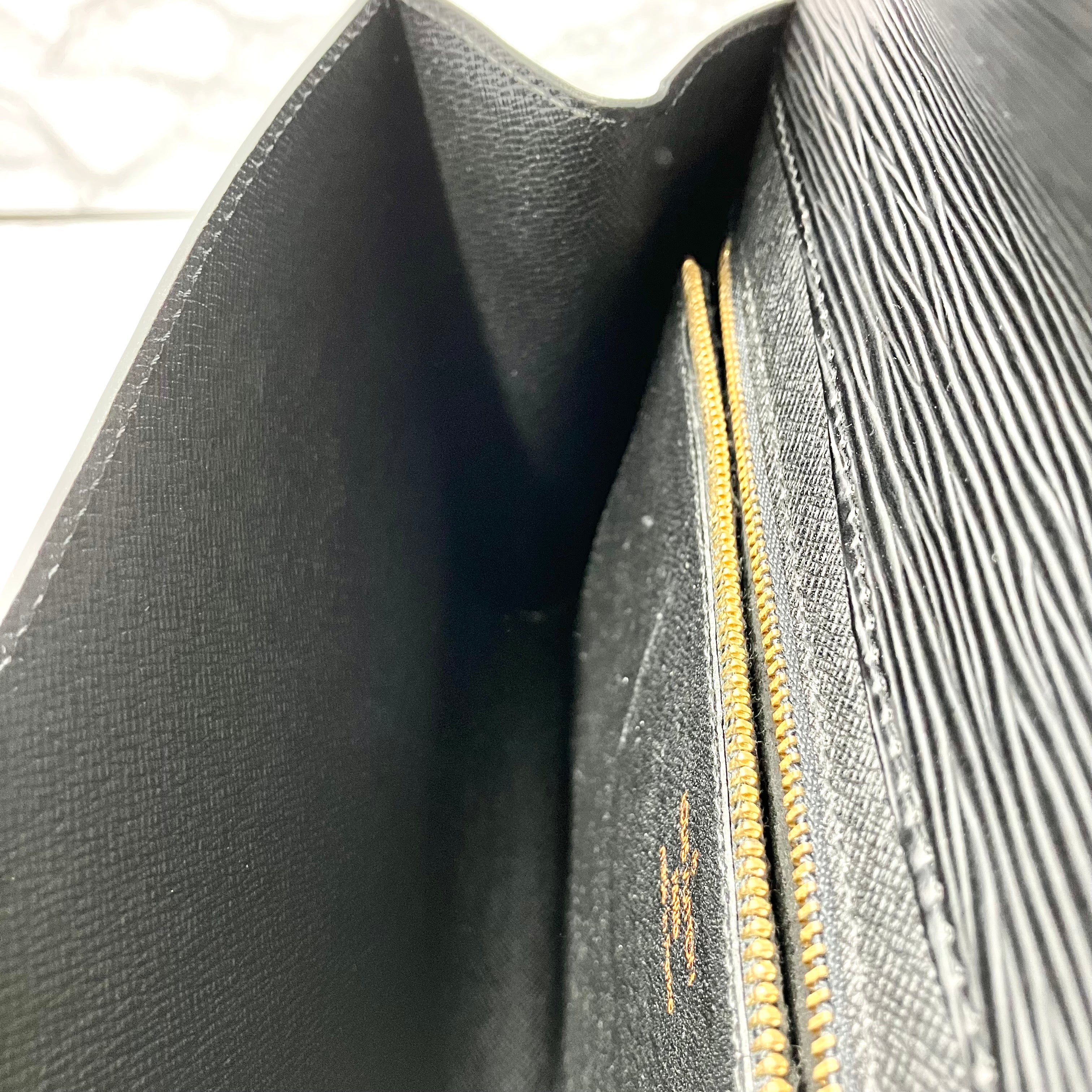 LOUIS VUITTON Epi Art Deco Clutch